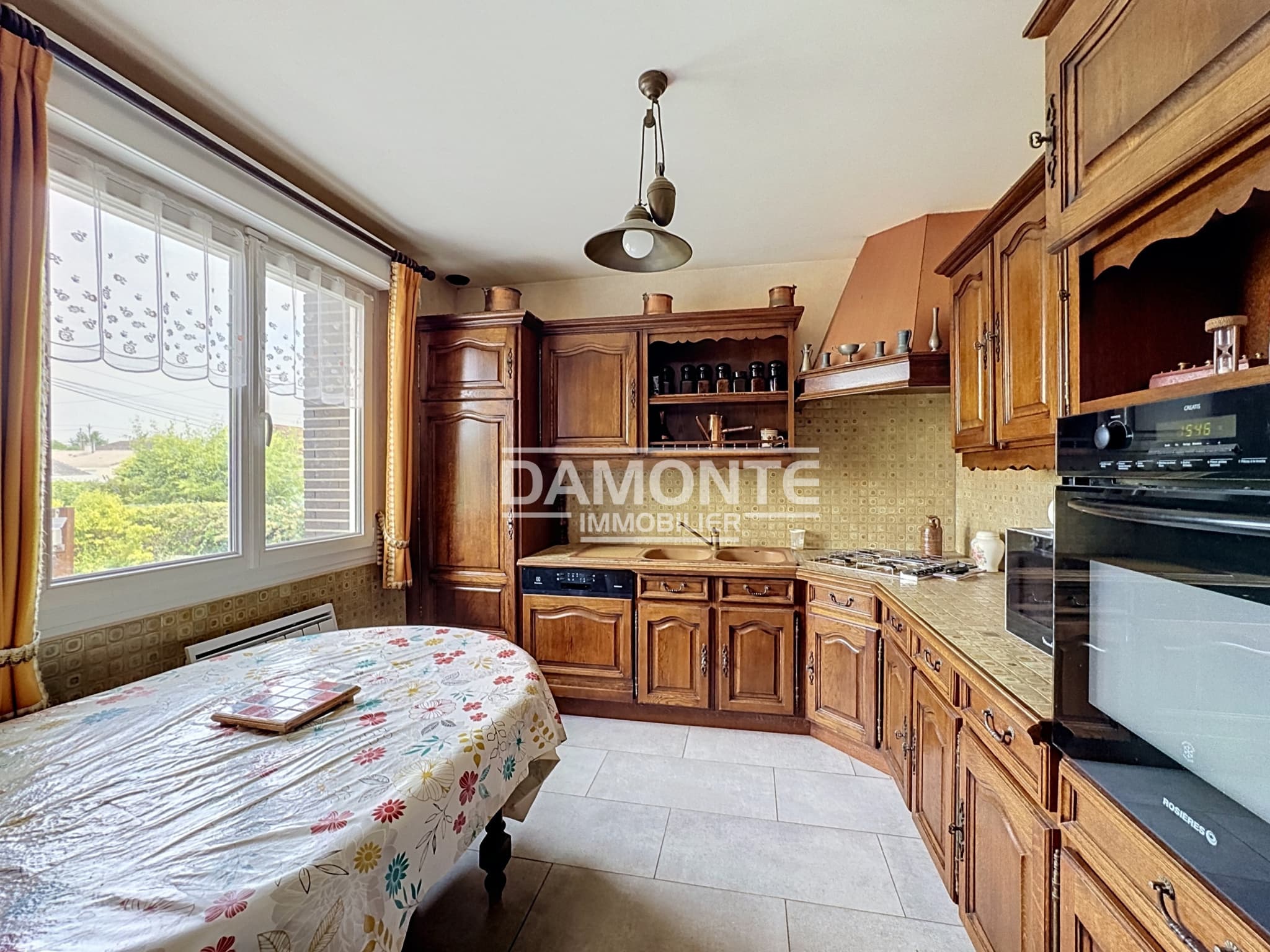NOUVEAUTE- Maison T8 - SAINTE-MAURE — photo 4