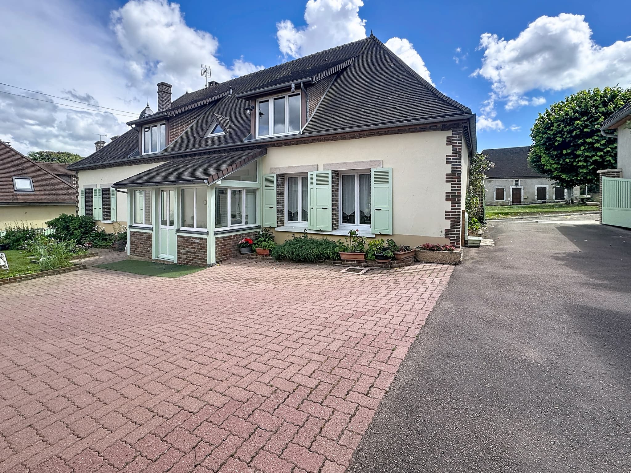 MARAYE EN OTHE - MAISON DE 200m2 — photo 1