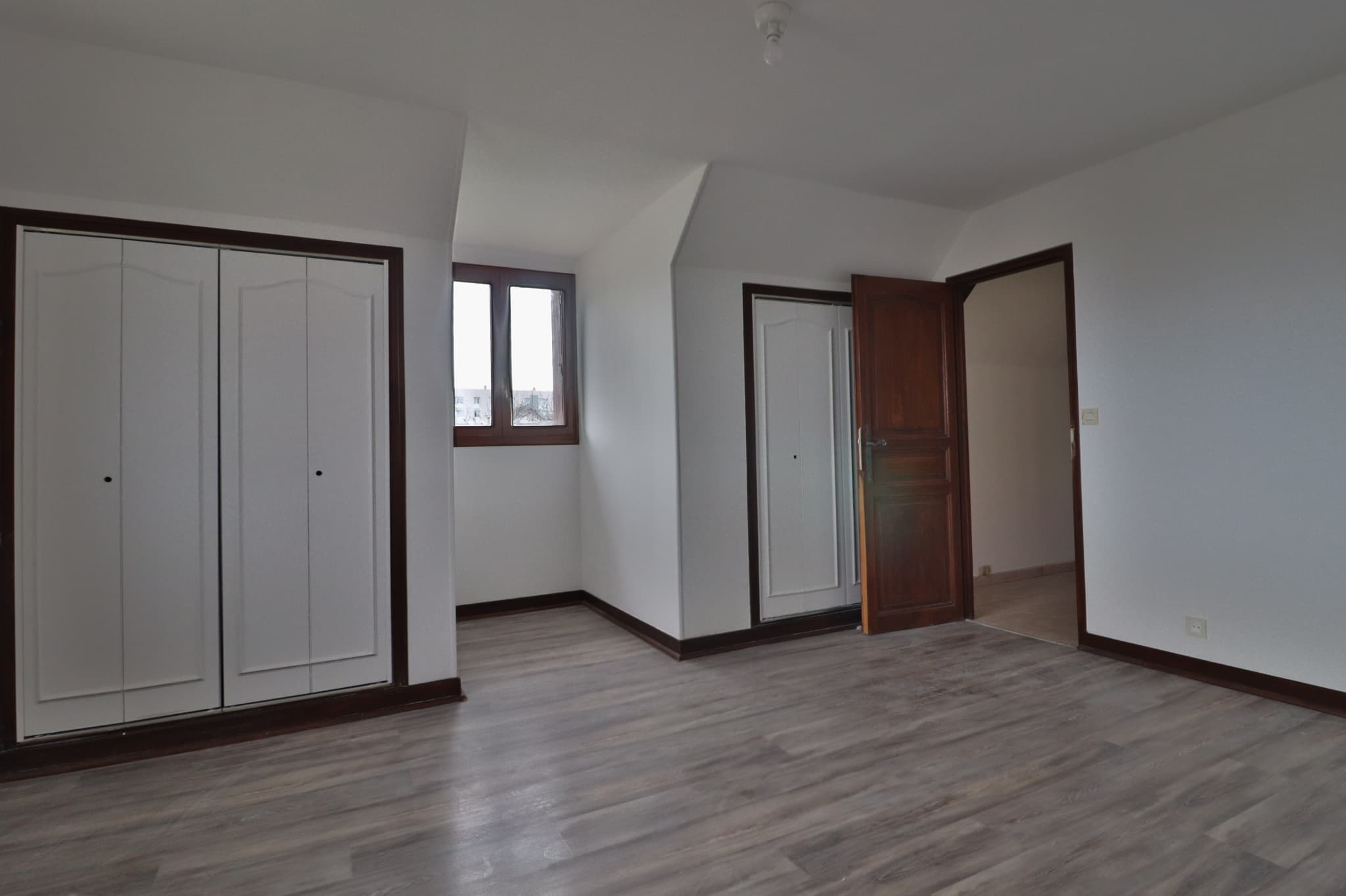 Maison T6 St Julien les Villas — photo 6