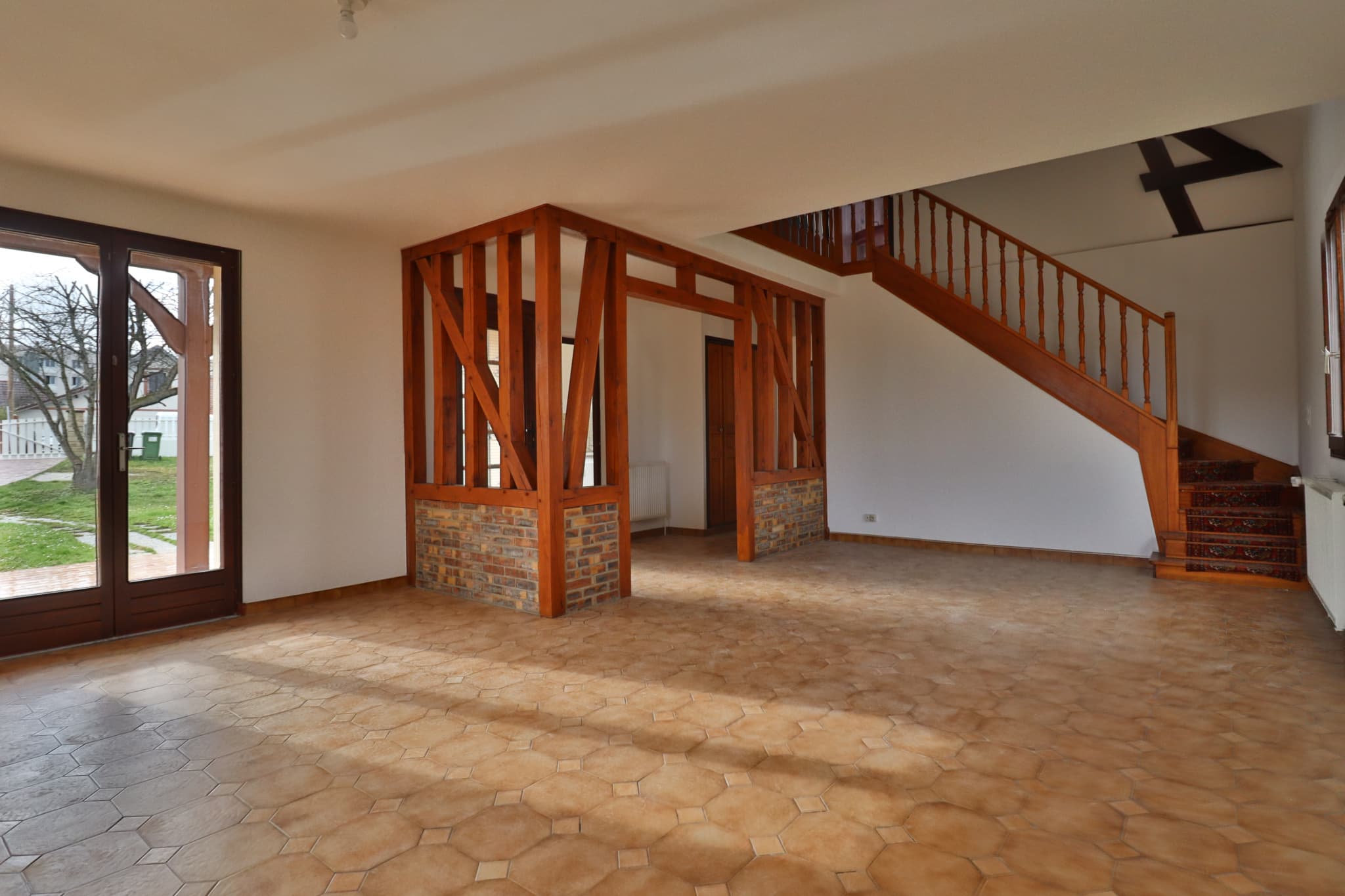 Maison T6 St Julien les Villas — photo 2
