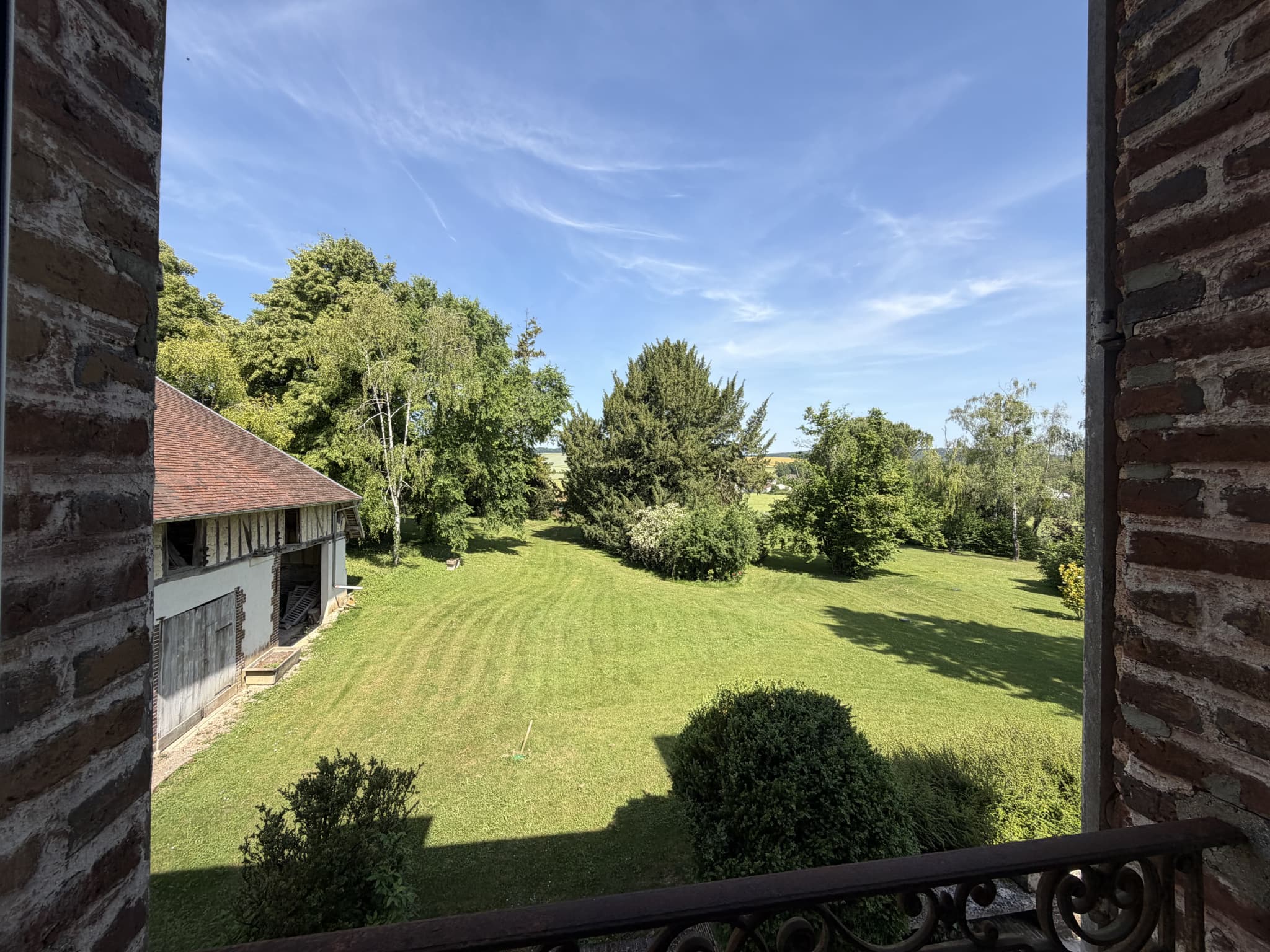 MAISON DE MAITRE - 7 PIECES - CRESANTIGNES — photo 10