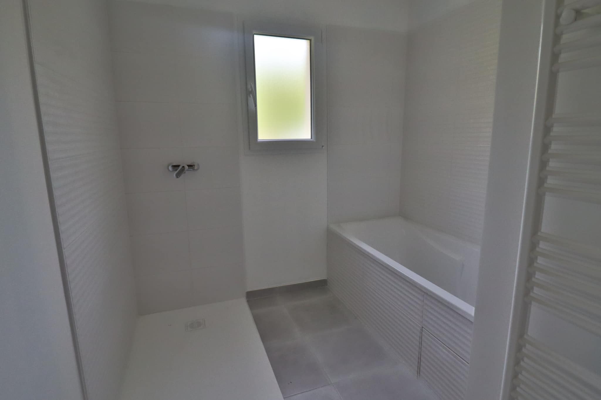 Maison Neuve RE2020 avec jardin clôturé