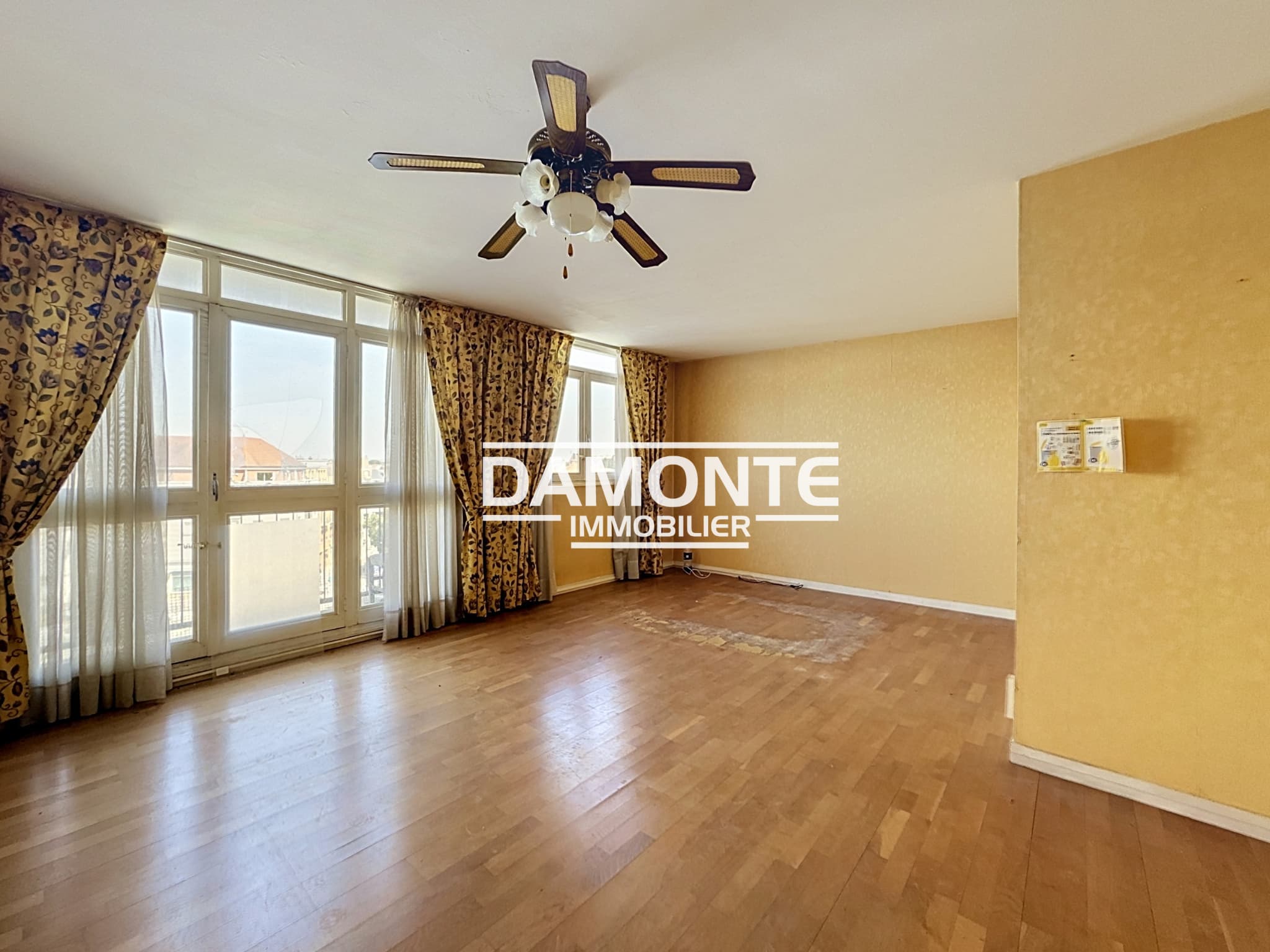 Appartement T4 - 85.17m2 - TROYES — photo 2