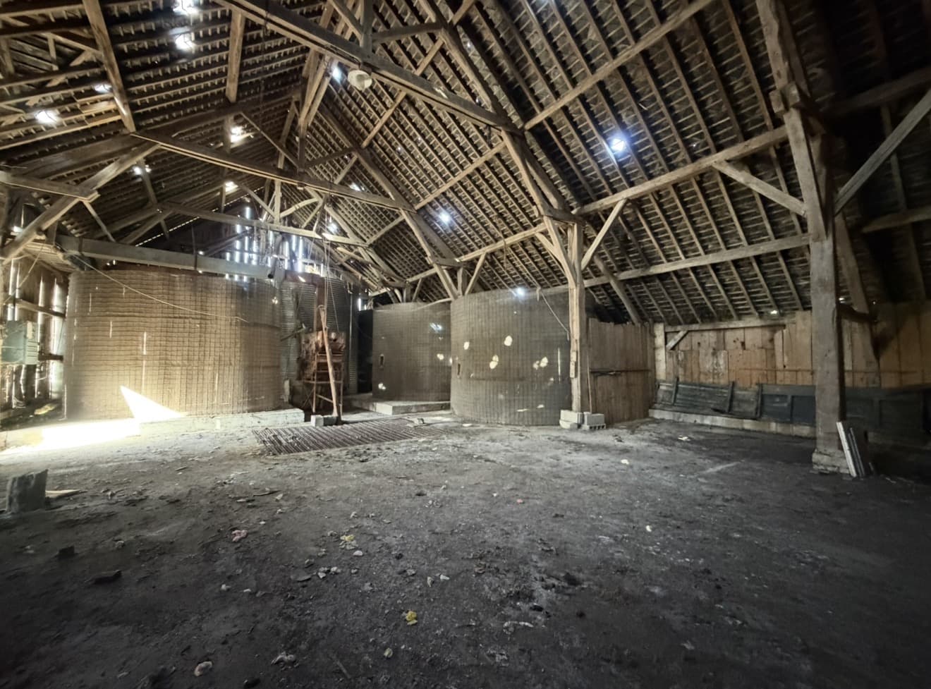 MARIGNY LE CHATEL - FERME — photo 2