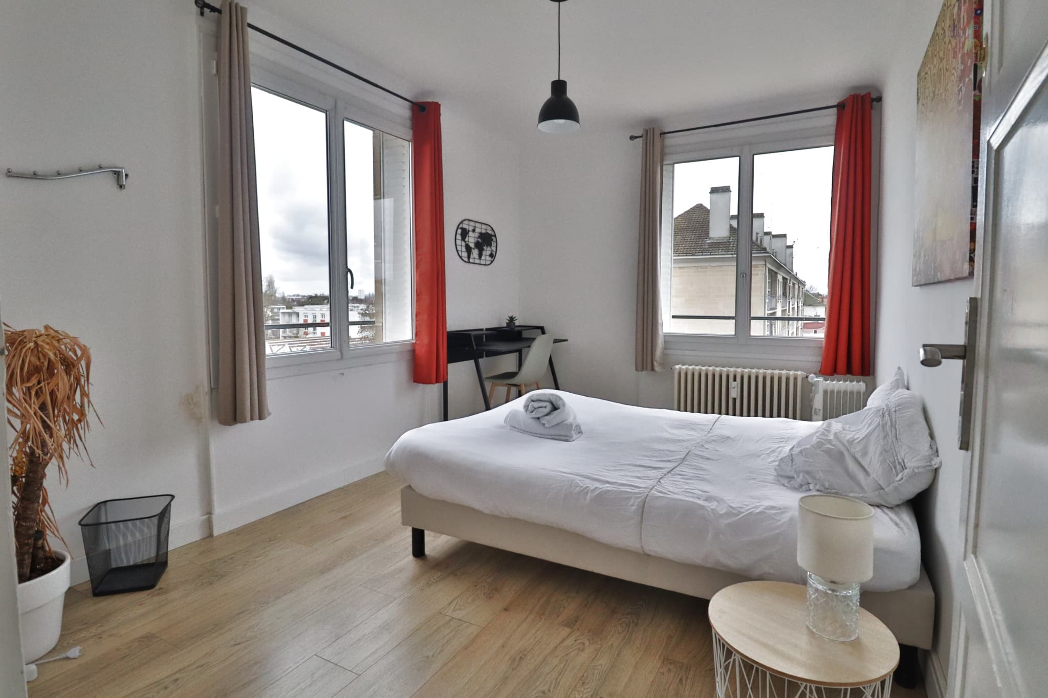 Appartement T4 entièrement rénové au centre-ville dernier étage avec balcon — photo 3