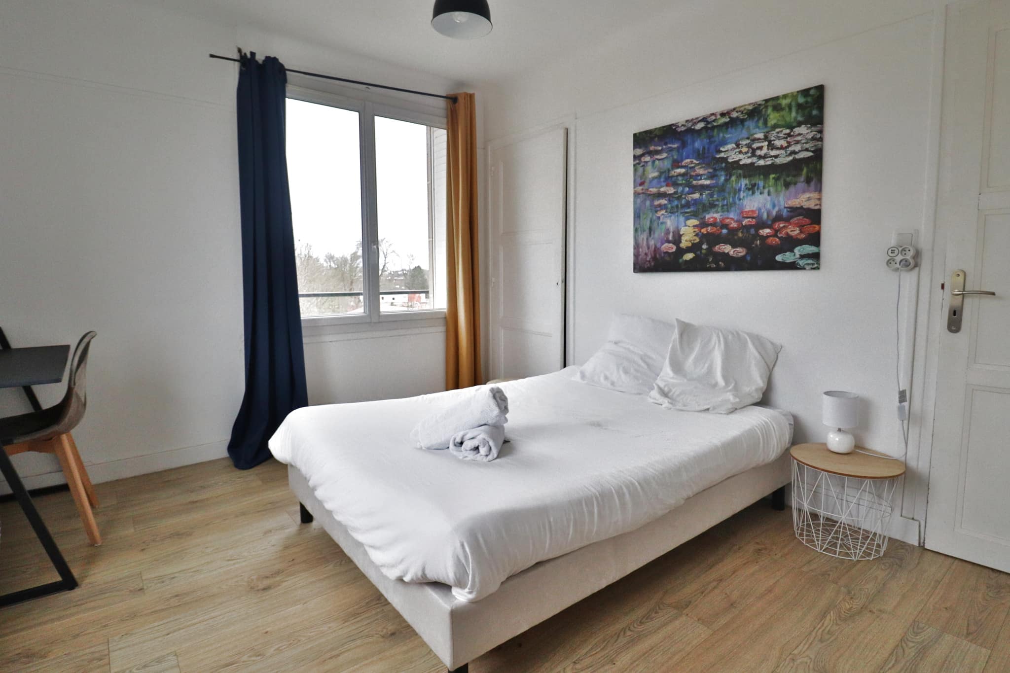 Appartement T4 entièrement rénové au centre-ville dernier étage avec balcon