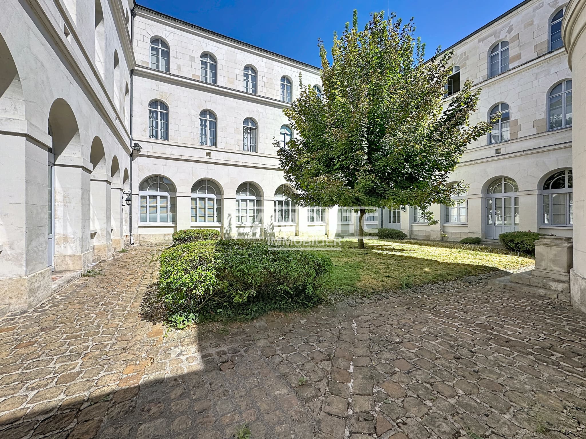 Appartement T3 - Bouchon de champagne - Cathédrale — photo 1