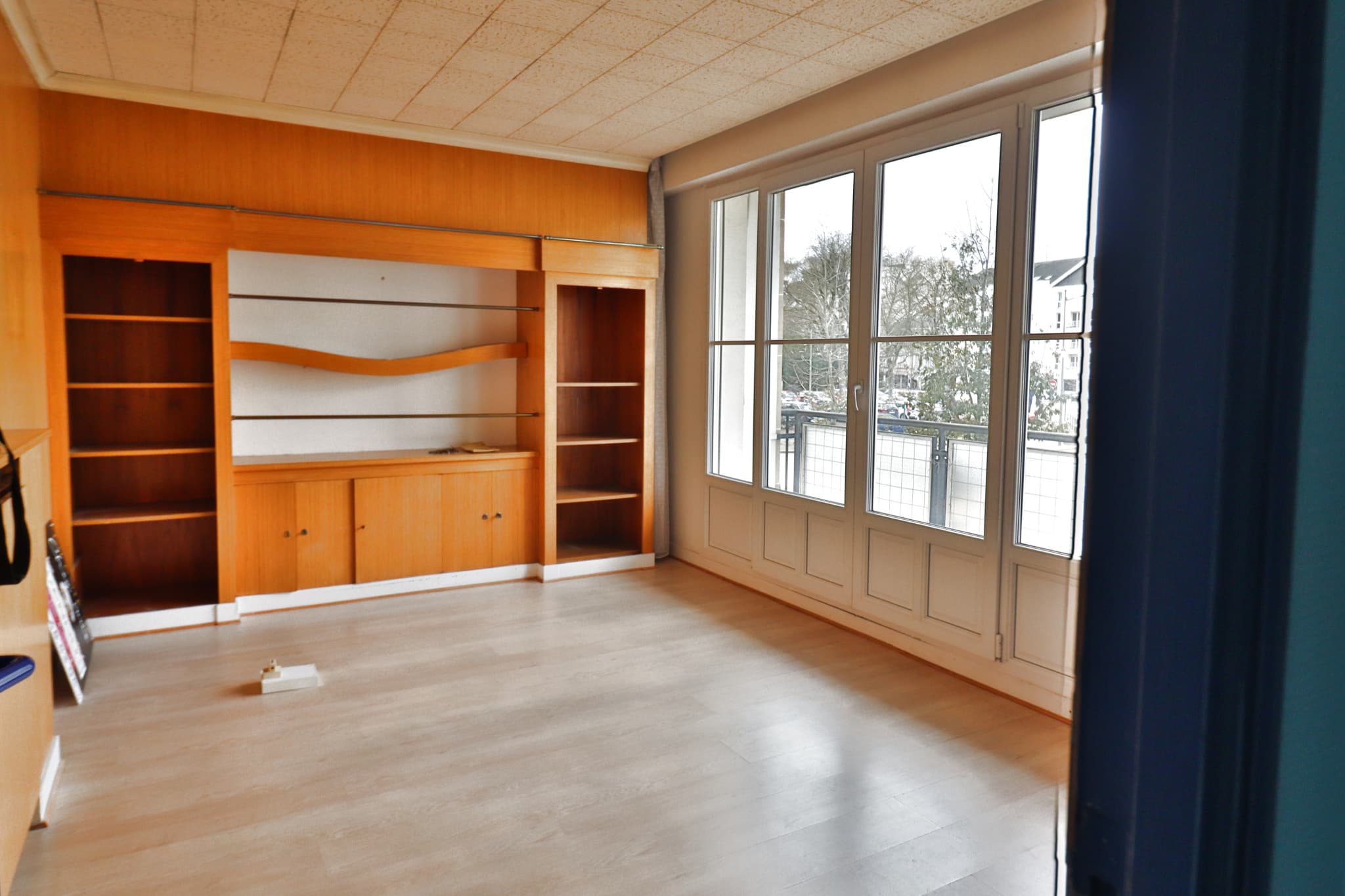 LOCAUX PROFESSIONELS - 226m2 - TROYES PROCHE GARE — photo 2