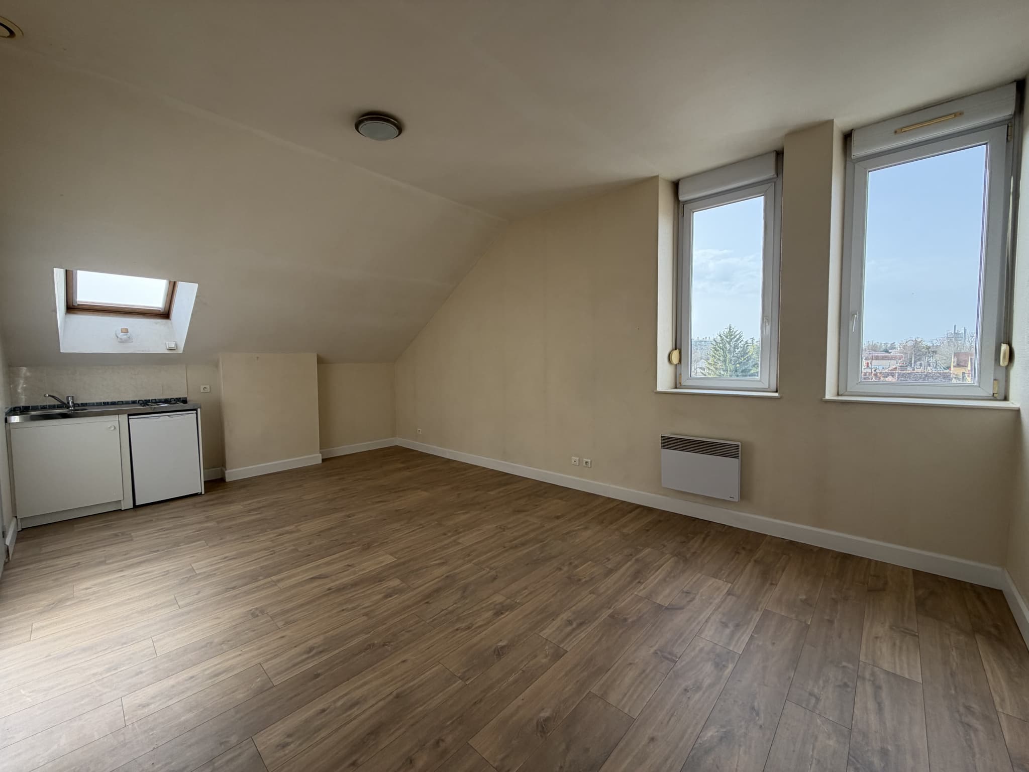 TROYES - STUDIO - PROCHE GRANDES ECOLES — photo 1