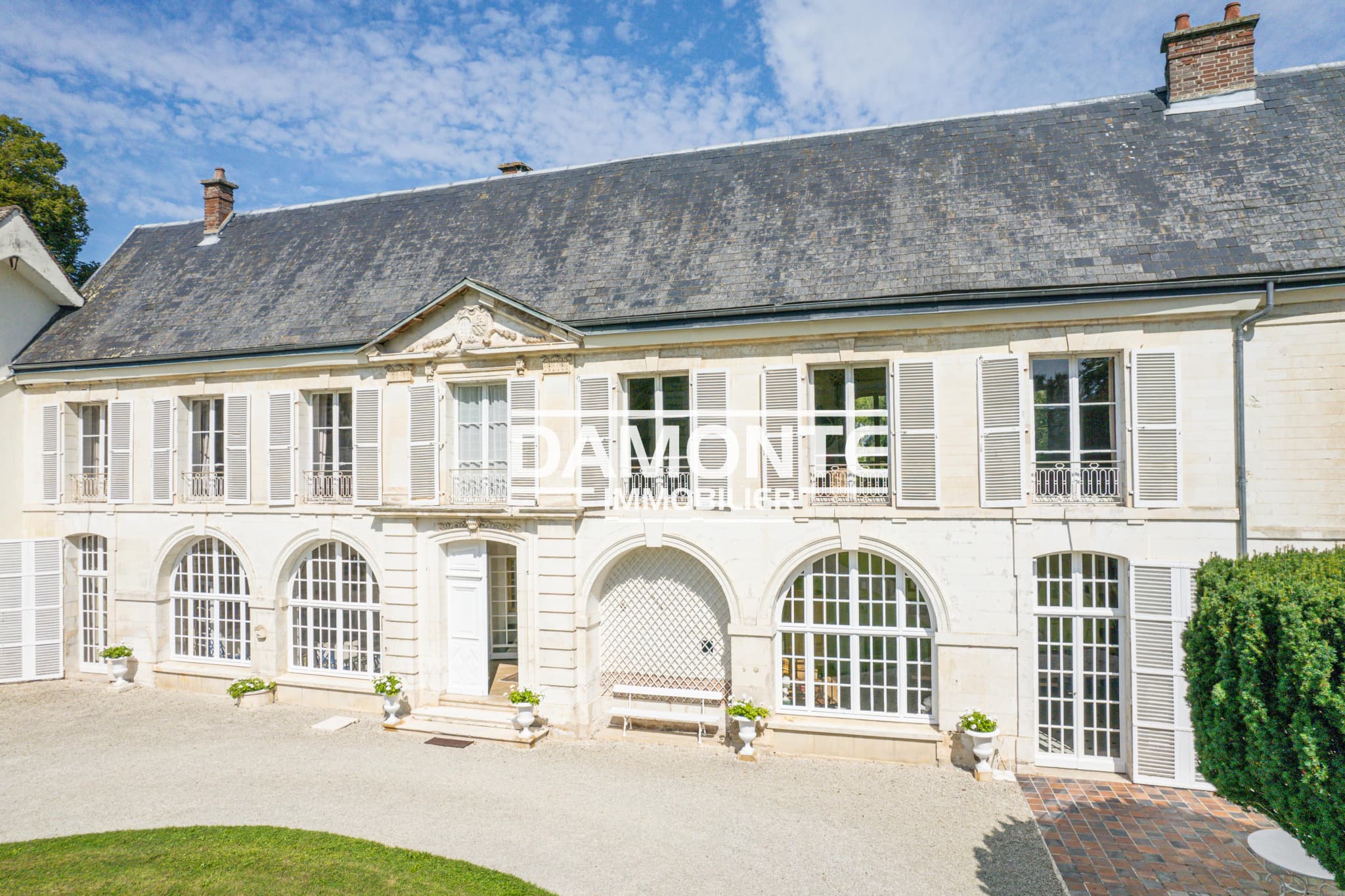 Vivez la vie de château Une demeure historique au cœur d'un domaine d'exception ! — photo 1