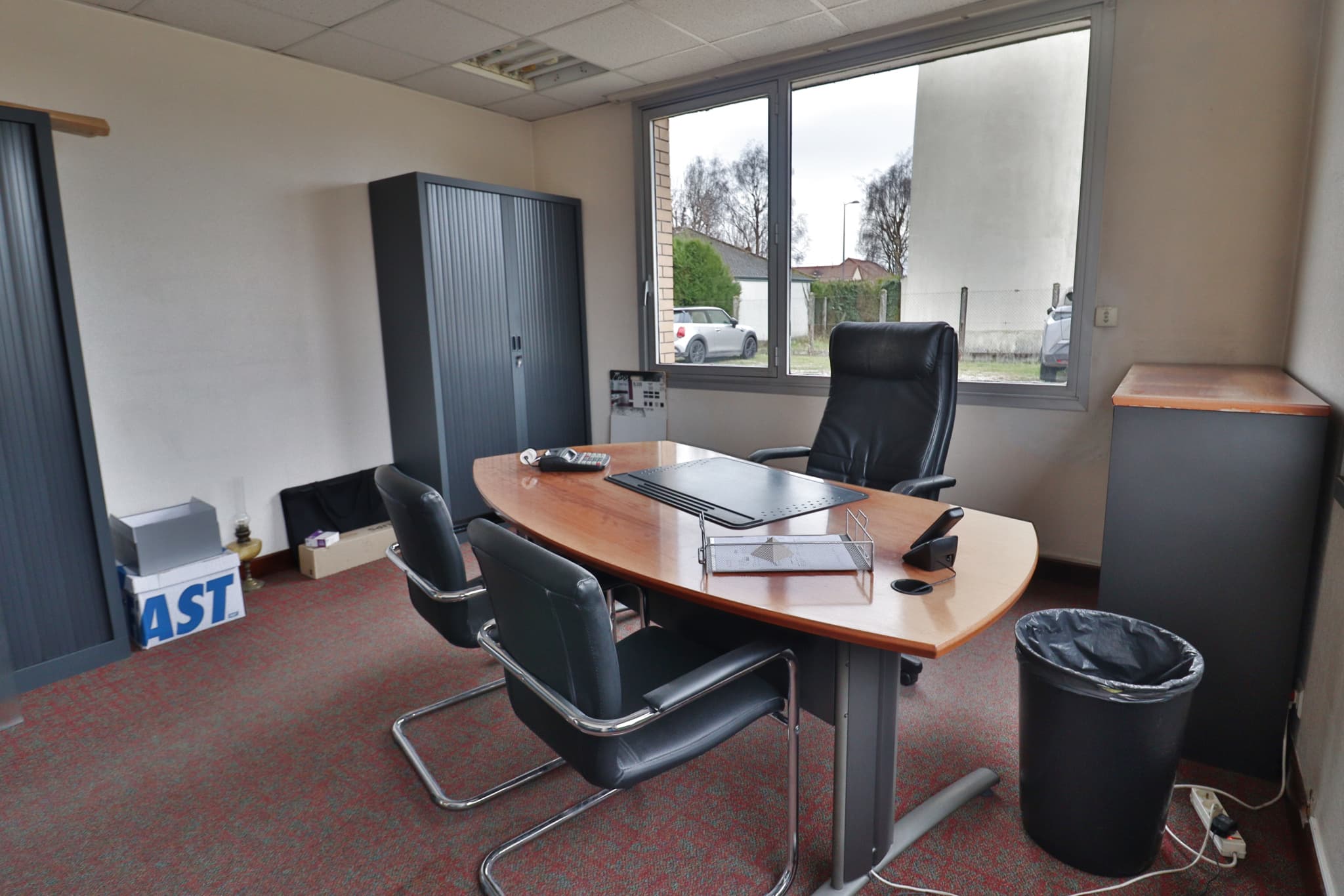 LOCAL COMMERCIAL - 330m2 - PONT-SAINTE-MARIE — photo 5