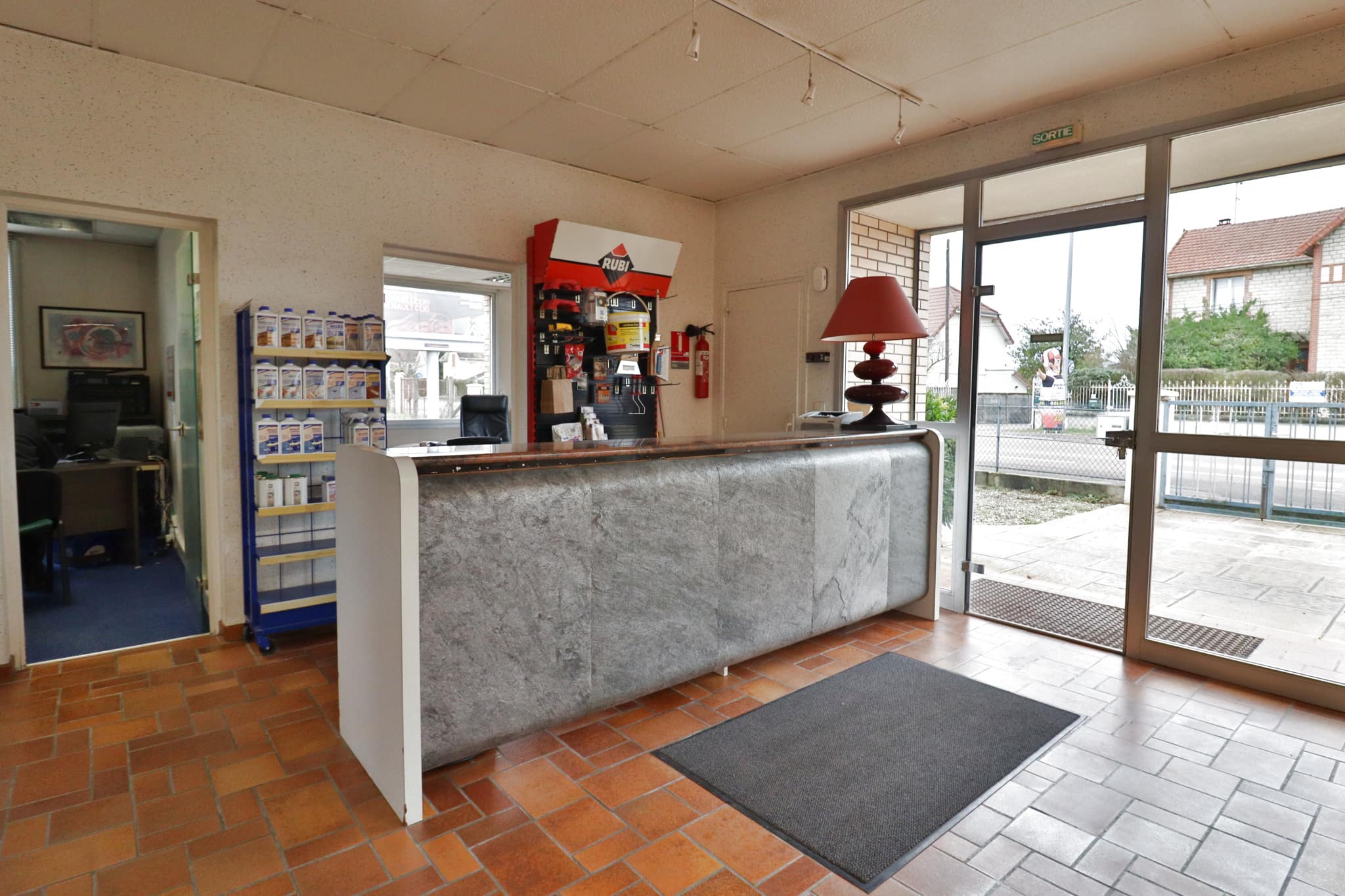 LOCAL COMMERCIAL - 330m2 - PONT-SAINTE-MARIE
