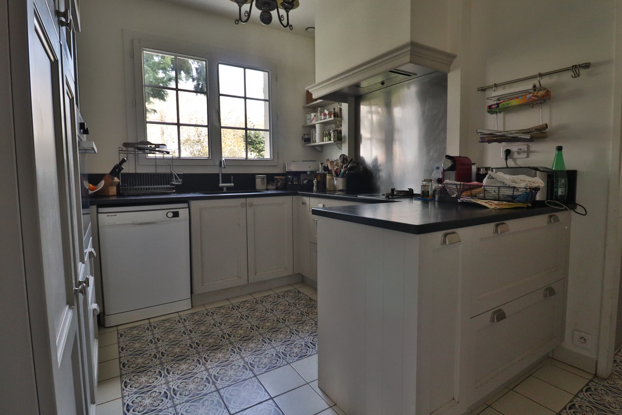 LA VENDUE-MIGNOT - T6 - CHARMANTE MAISON BORDEE PAR LA FORET — photo 5