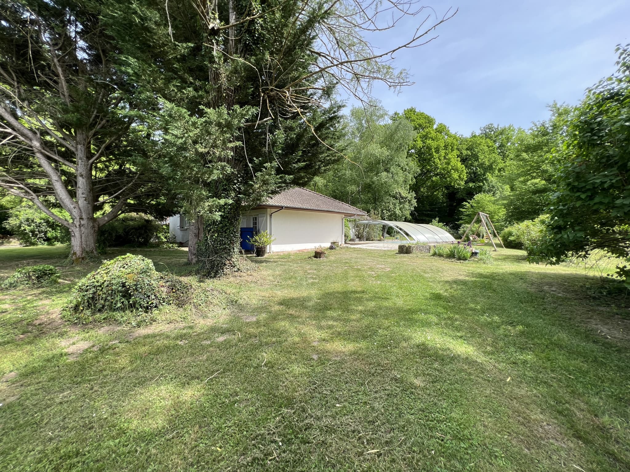 LA VENDUE-MIGNOT - T6 - CHARMANTE MAISON BORDEE PAR LA FORET — photo 2