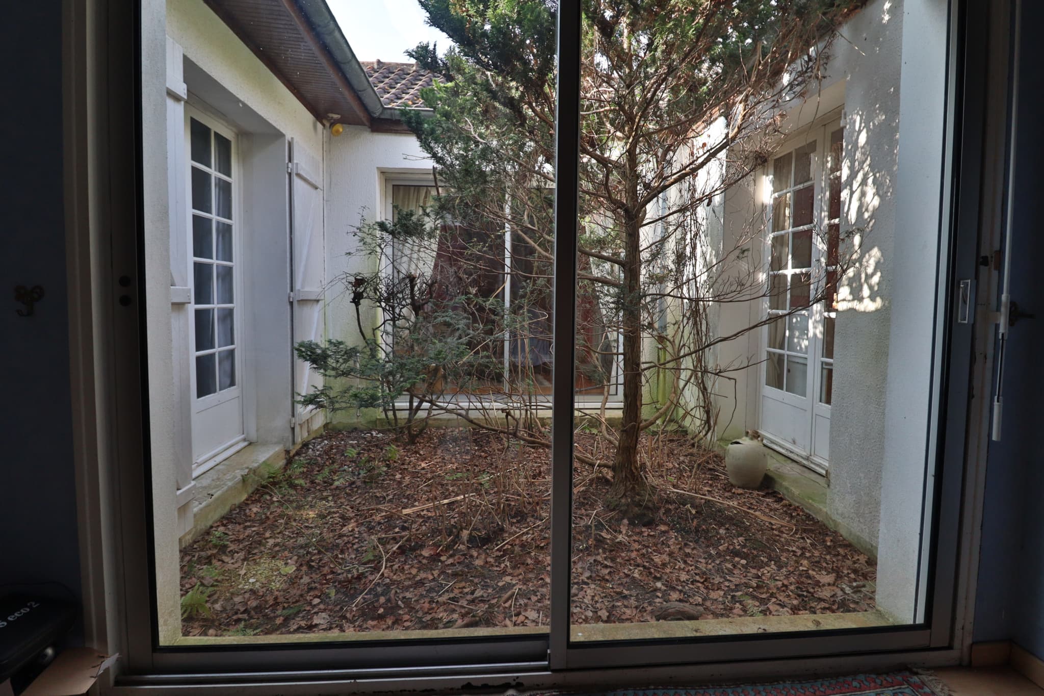 LA VENDUE-MIGNOT - T6 - CHARMANTE MAISON BORDEE PAR LA FORET — photo 6