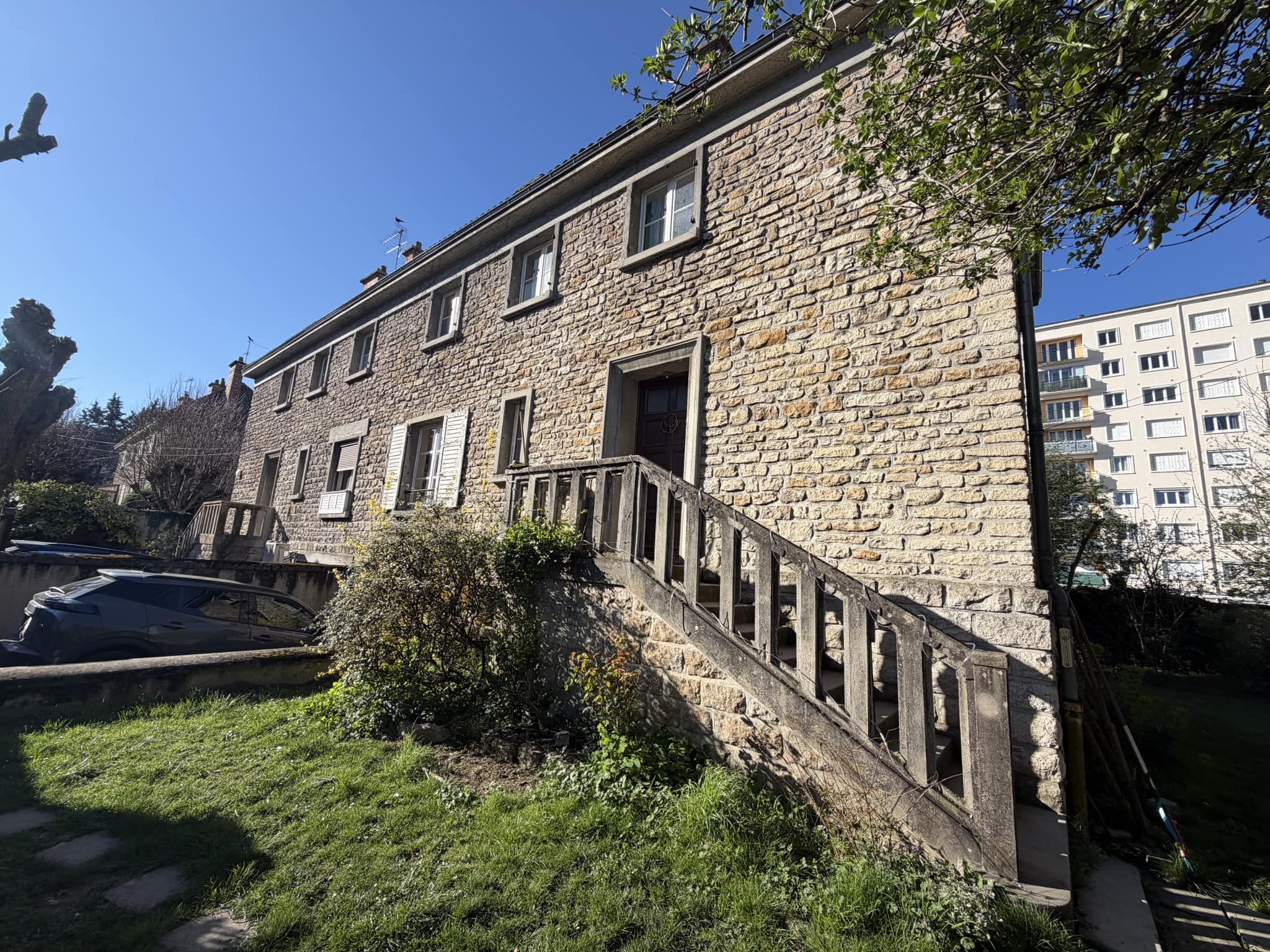 Charmante maison en pierre à Troyes