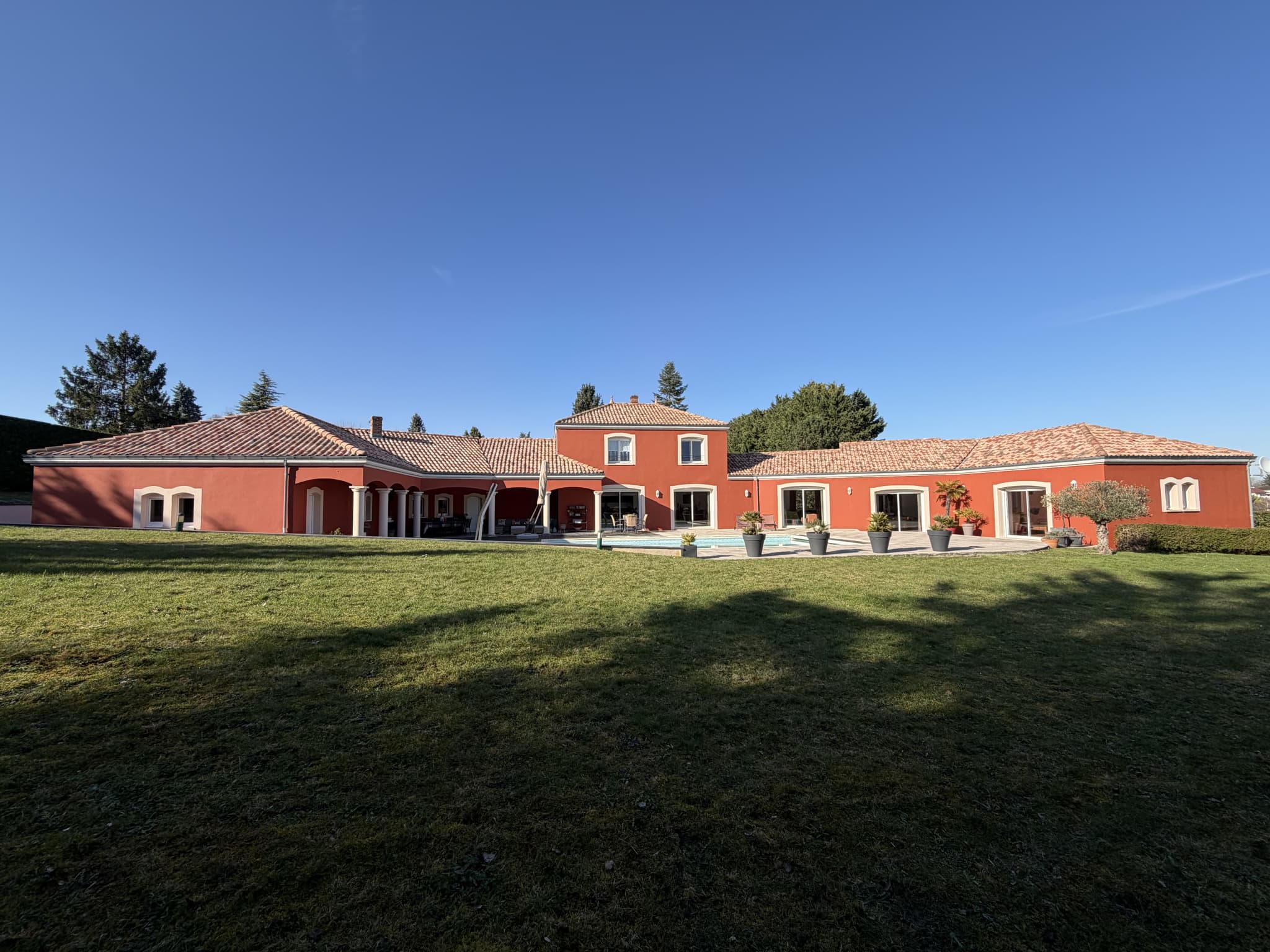 NOUVEAUTE EN EXCLUSIVITE - VILLA - 330 m2 — photo 1