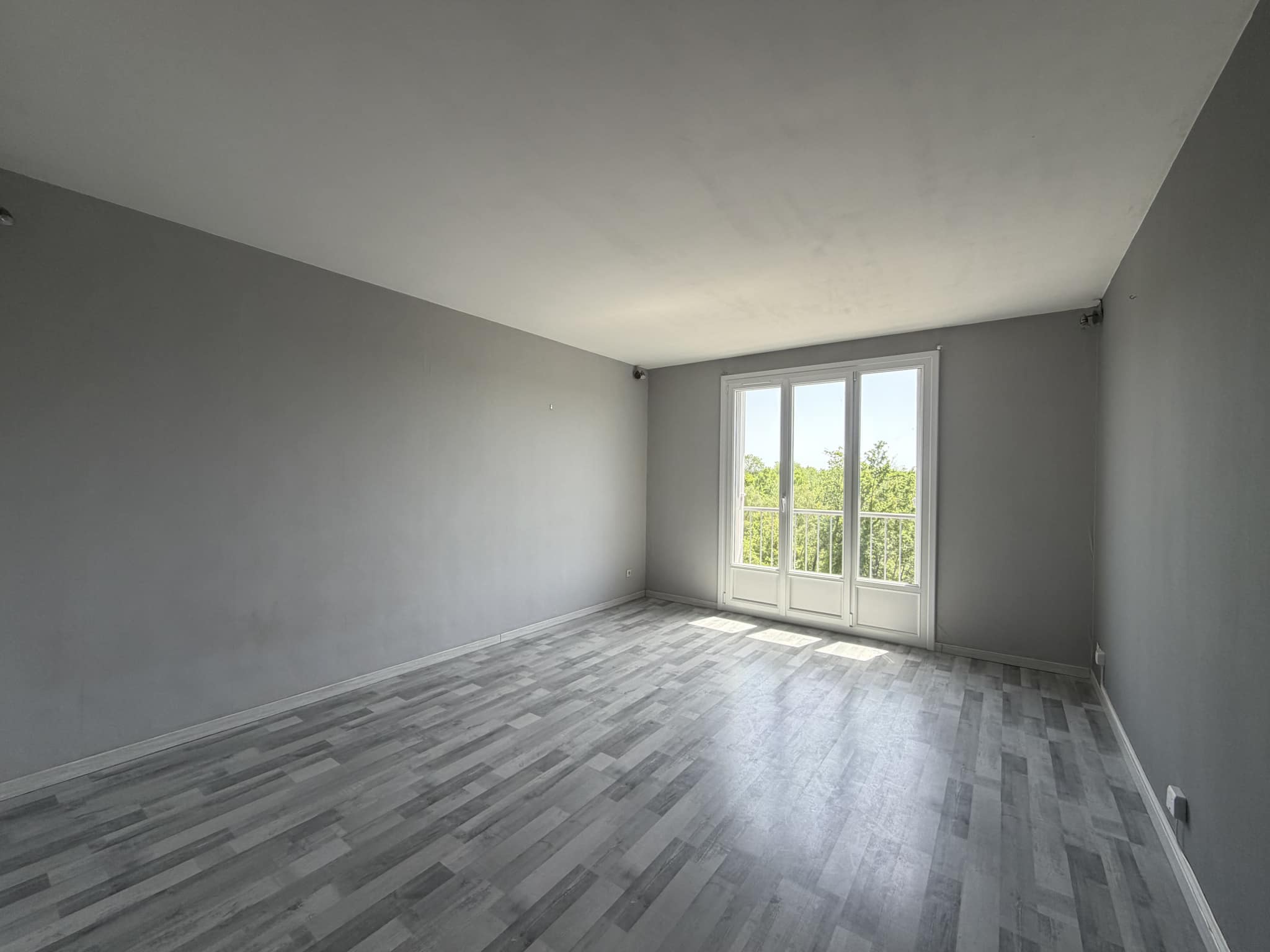 Saint Julien les Villas - T4