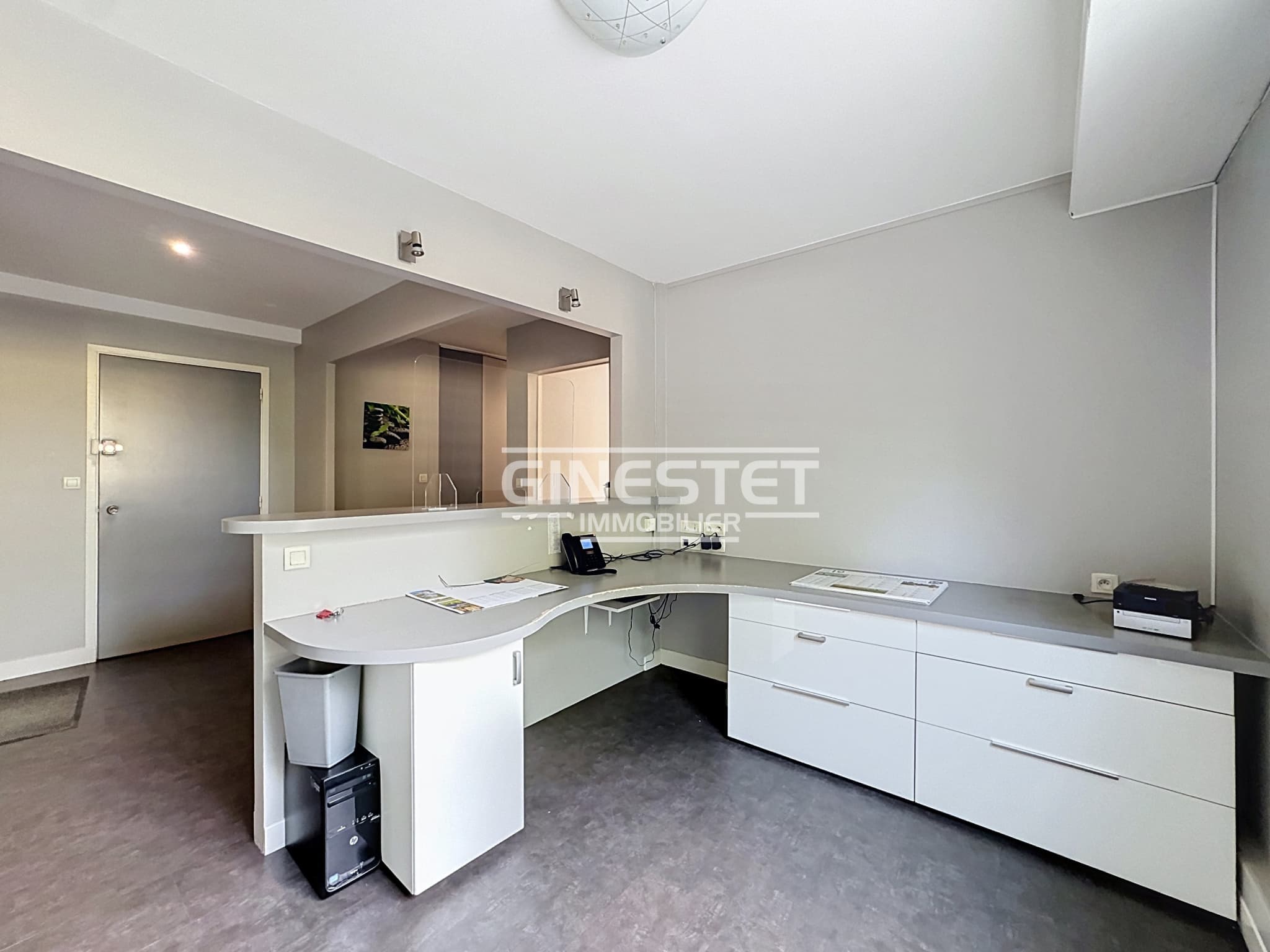 TROYES - CENTRE VILLE - LOCAL PROFESSIONNEL — photo 6