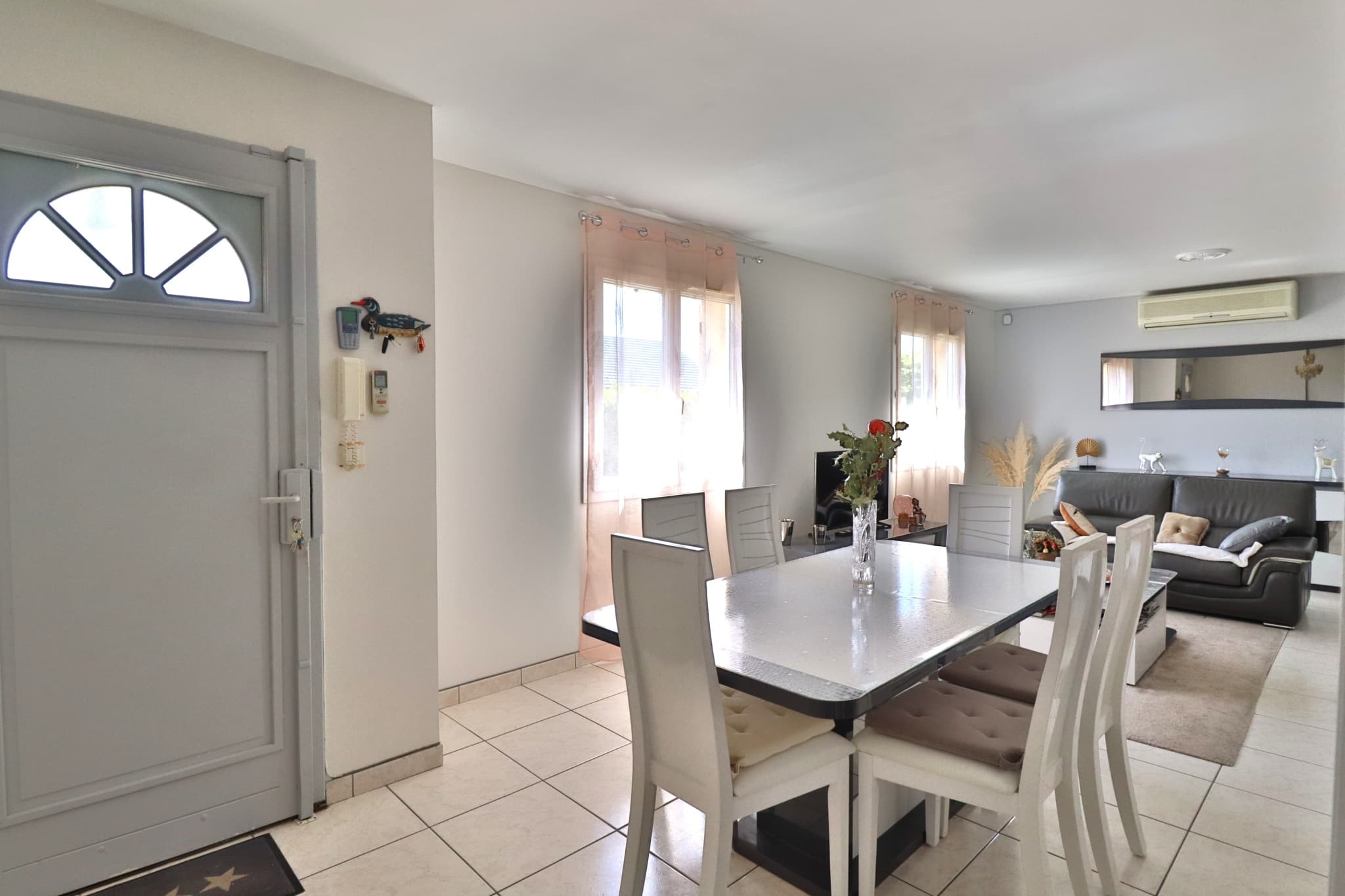 SAINTE SAVINE - MAISON T7 INDIVIDUELLE FAMILIALE — photo 3