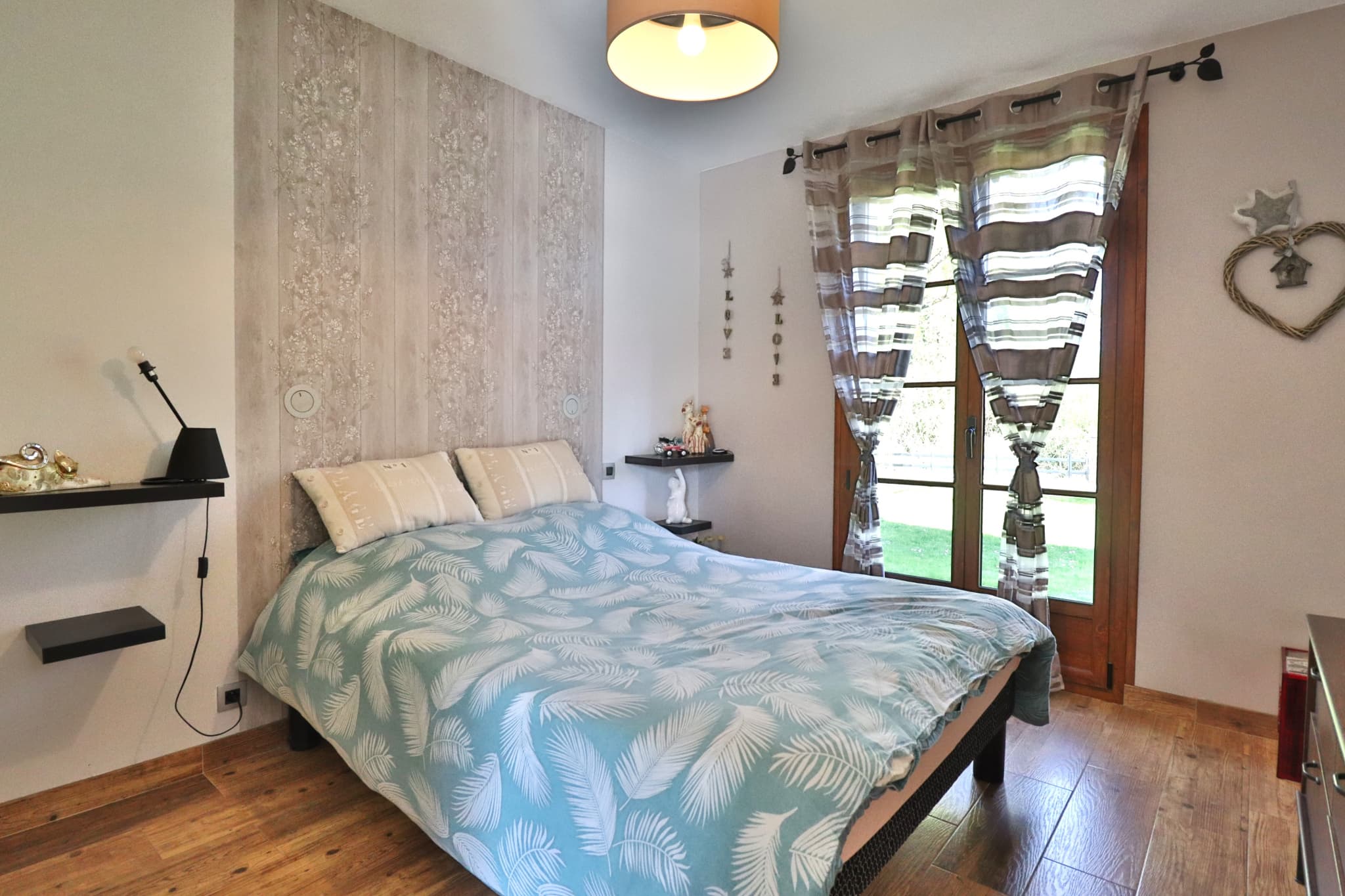 Charmante maison traditionnelle, 4 chambres, double garage et piscine chauffée 11x5m. — photo 6