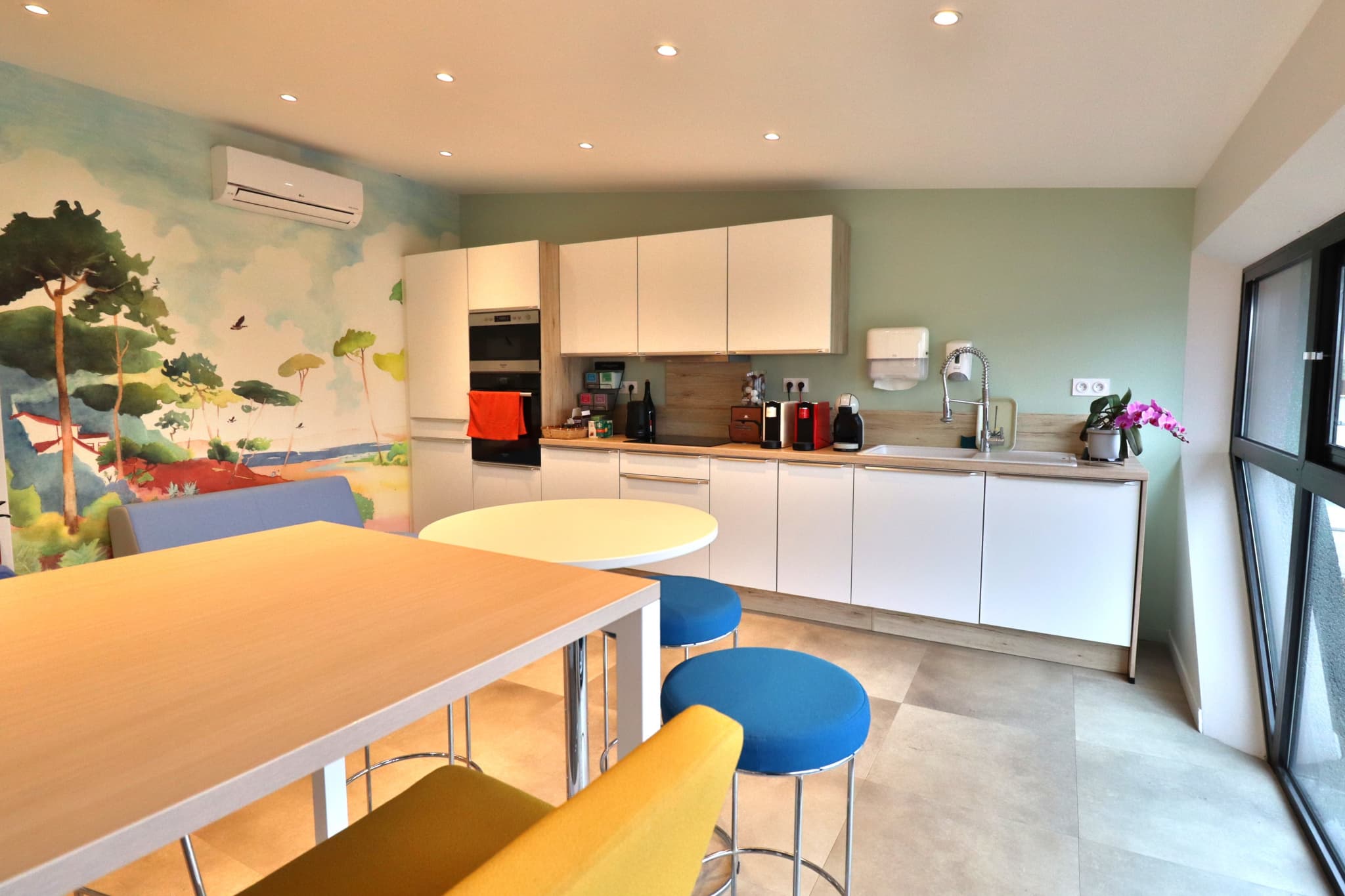 SAINTE-SAVINE Immeuble de bureaux neuf de 385m2, idéal siège social d'entreprise, cabinet comptable ou toutes — photo 8