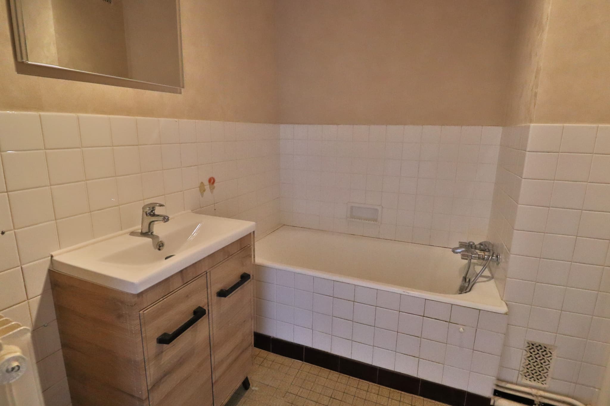 TROYES - APPARTEMENT T2 AVEC BALCON ET PARKING — photo 6