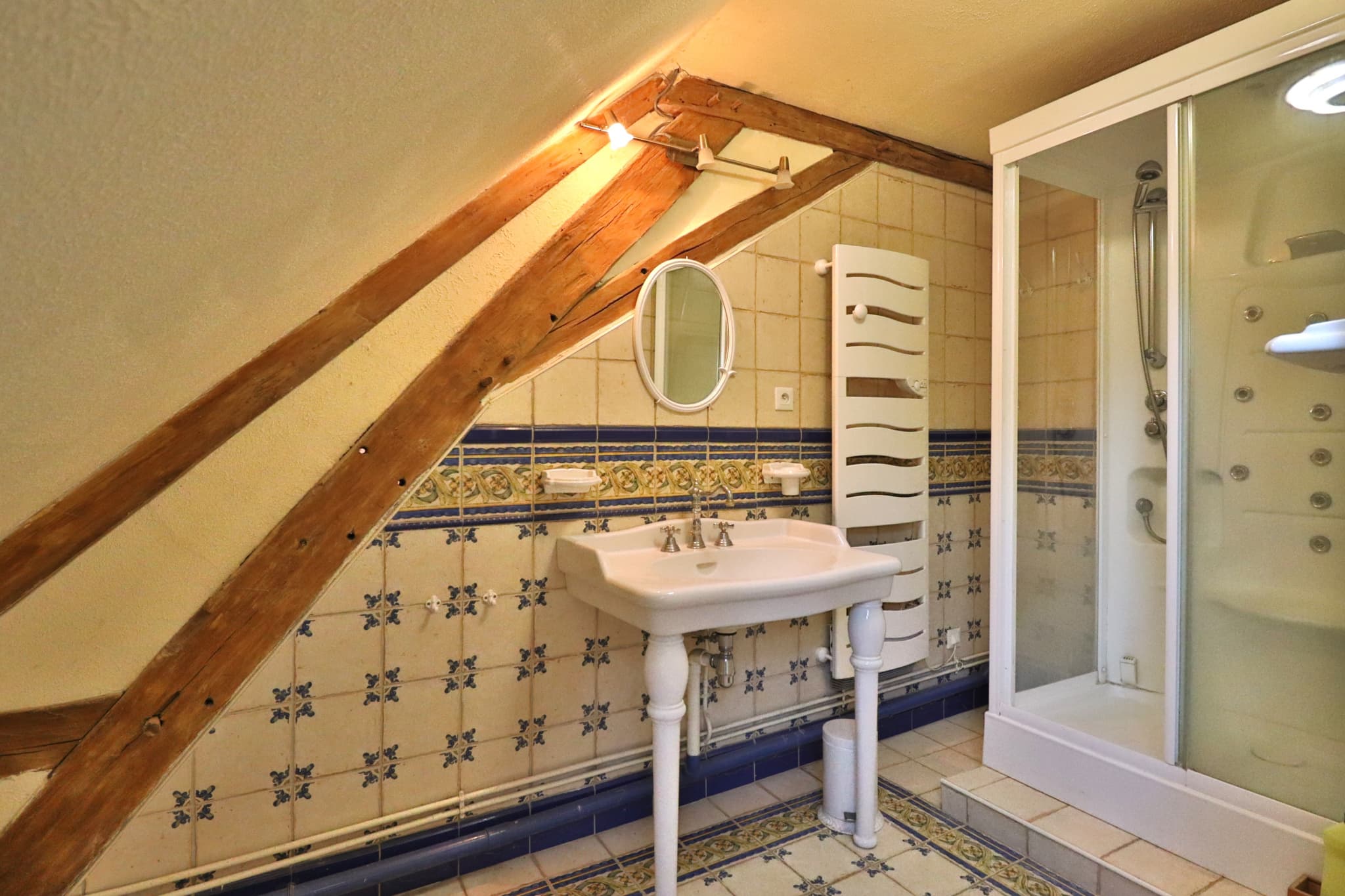 CHAOURCE - BELLE MAISON AVEC TERRAIN, PISCINE, DEPENDANCES — photo 13