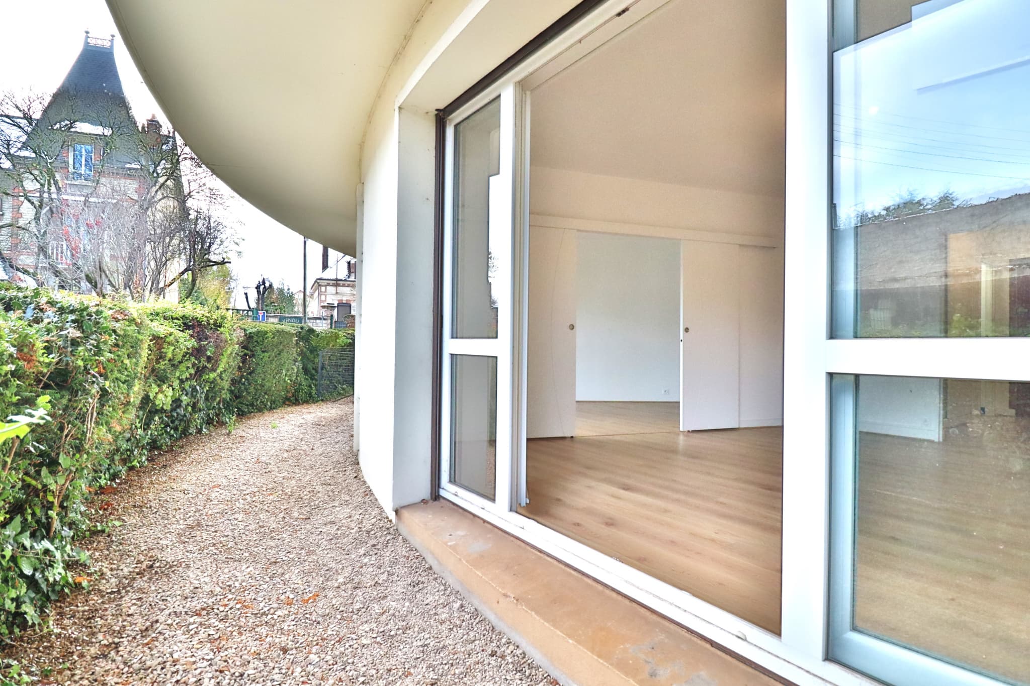 Troyes, Appartement T2, refait à neuf dans résidence pour séniors — photo 3