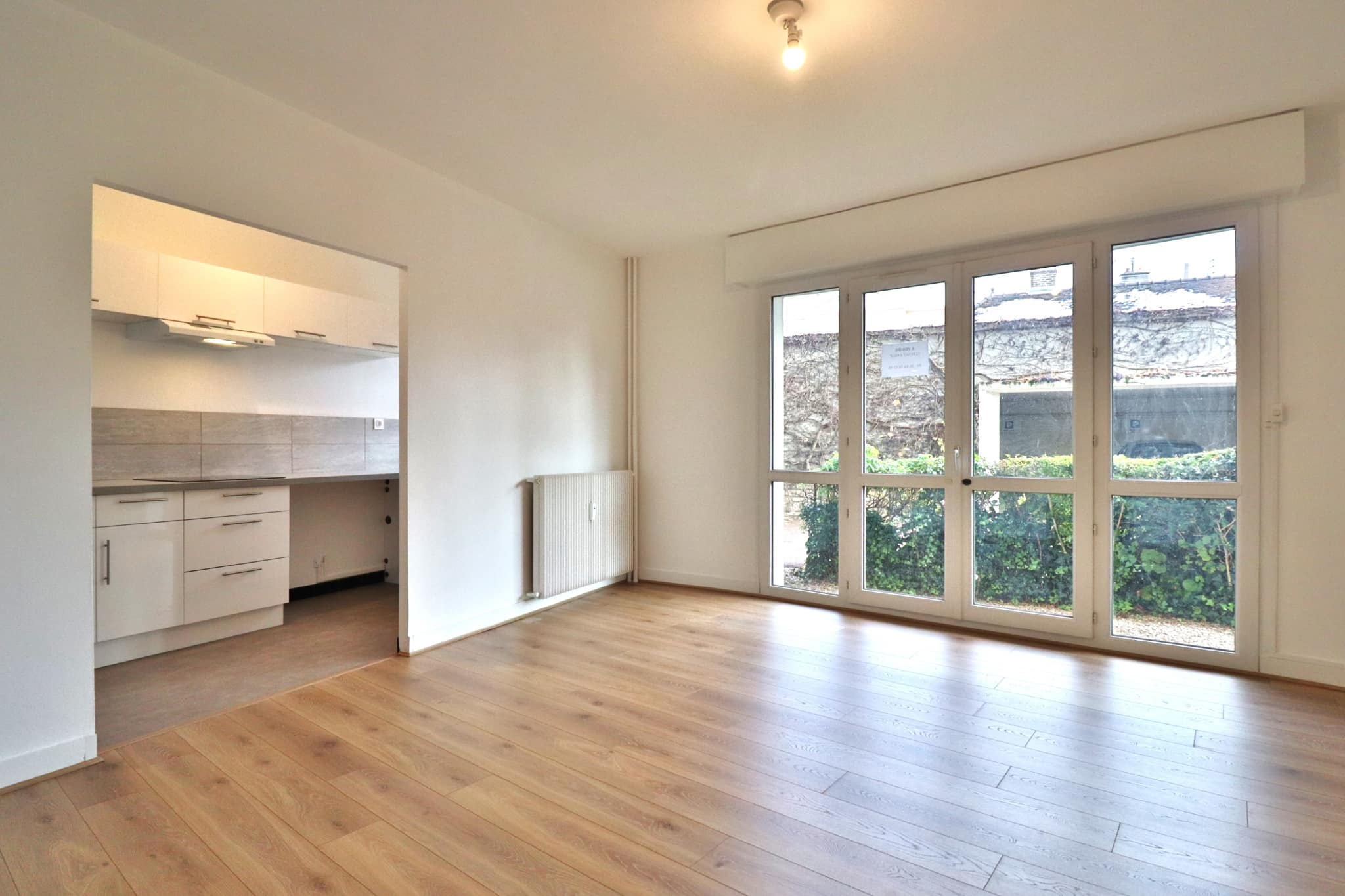 Troyes, Appartement T2, refait à neuf dans résidence pour séniors