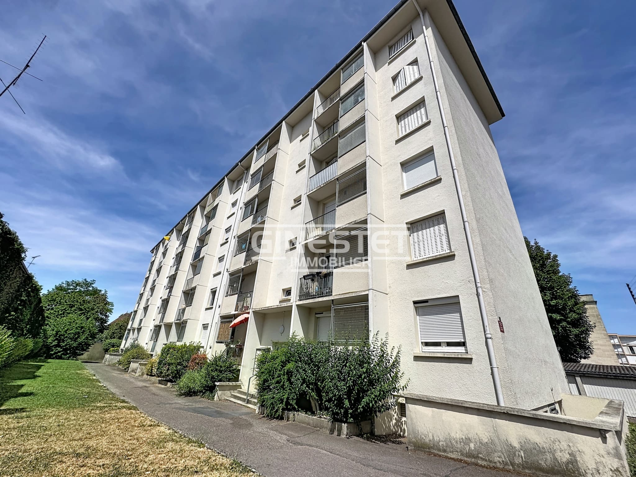 TROYES - APPARTEMENT T4 - RESIDENCE SECURISEE — photo 4