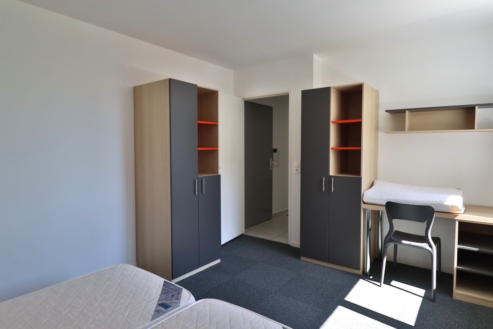 TROYES - APPARTEMENT T2 MEUBLE VENDU LOUÉ — photo 4