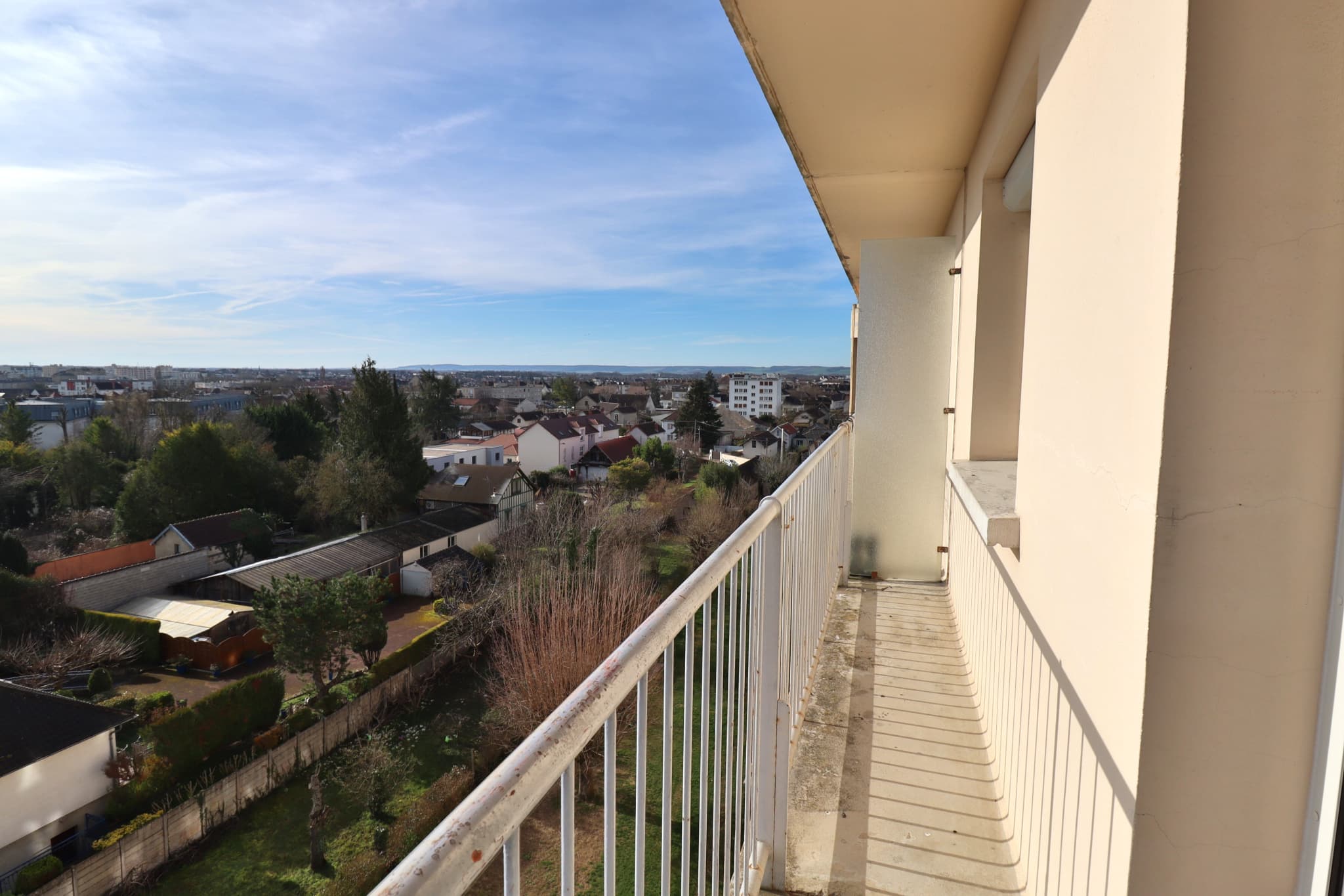 LA CHAPELLE ST LUC - APPARTEMENT T4 AVEC BALCON — photo 9
