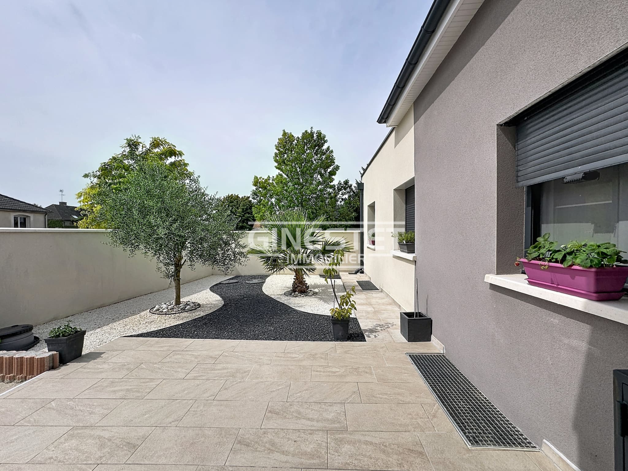 CULOISON, Villa 348m2, 4 chambres, un appartement de 54m2 et piscine intérieure. — photo 2