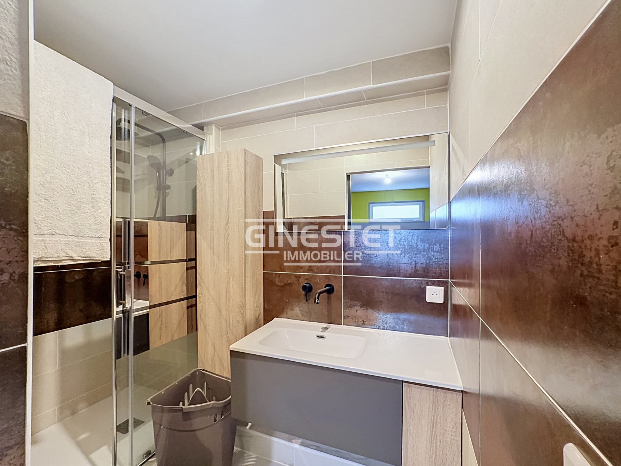 CULOISON, Villa 348m2, 4 chambres, un appartement de 54m2 et piscine intérieure. — photo 20
