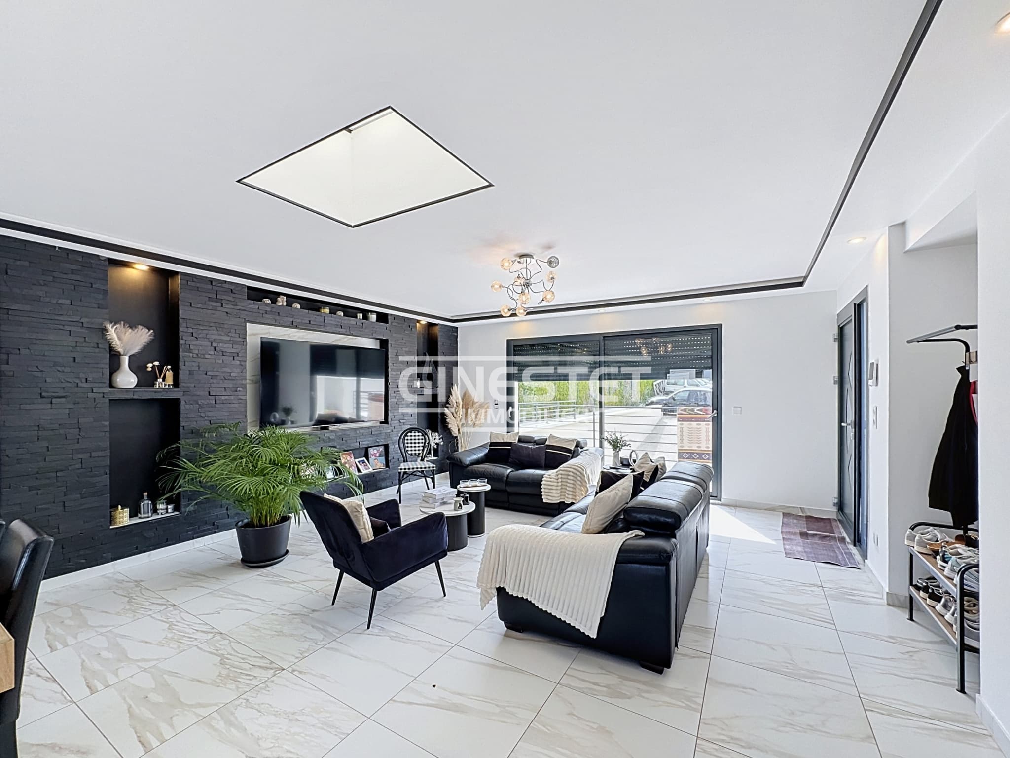 CULOISON, Villa 348m2, 4 chambres, un appartement de 54m2 et piscine intérieure. — photo 6
