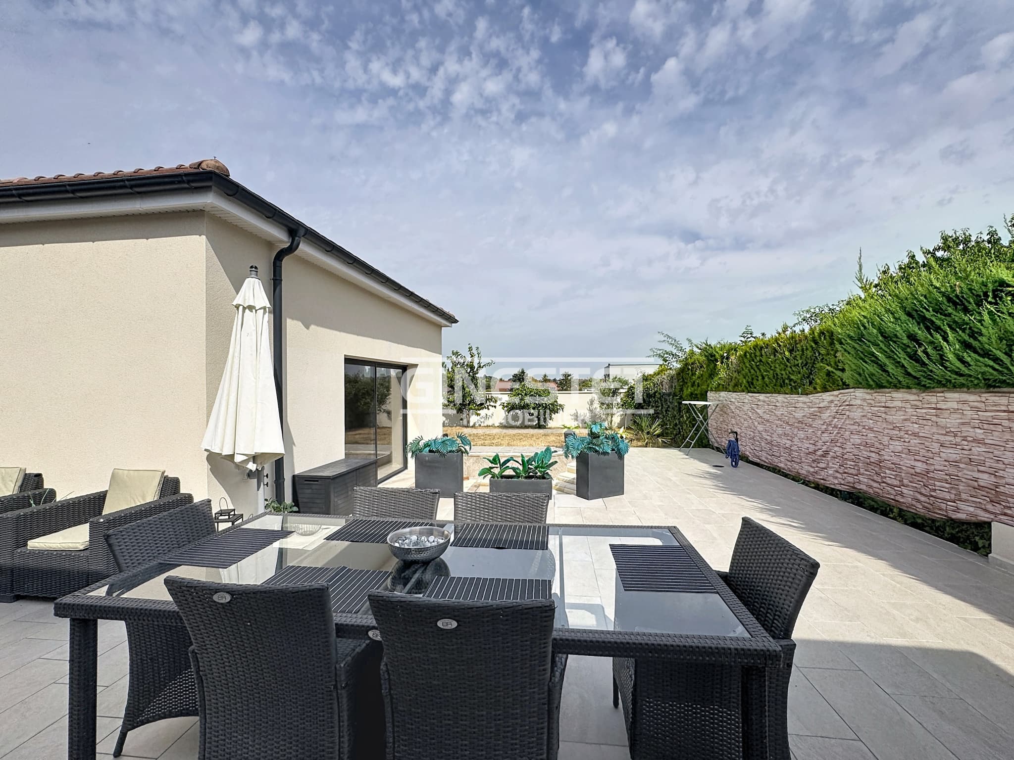 CULOISON, Villa 348m2, 4 chambres, un appartement de 54m2 et piscine intérieure. — photo 4