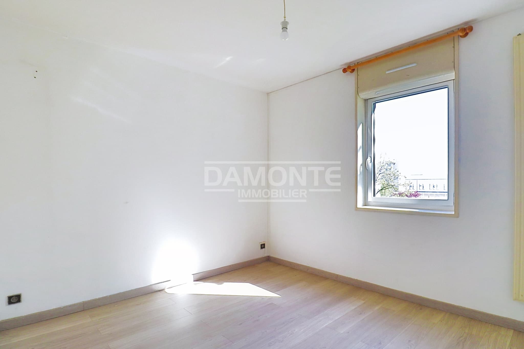 COUP DE CŒUR TRIPLEX FAMILIAL AVEC VUE EXCEPTIONNELLE & PARKING EN HYPER CENTRE — photo 11