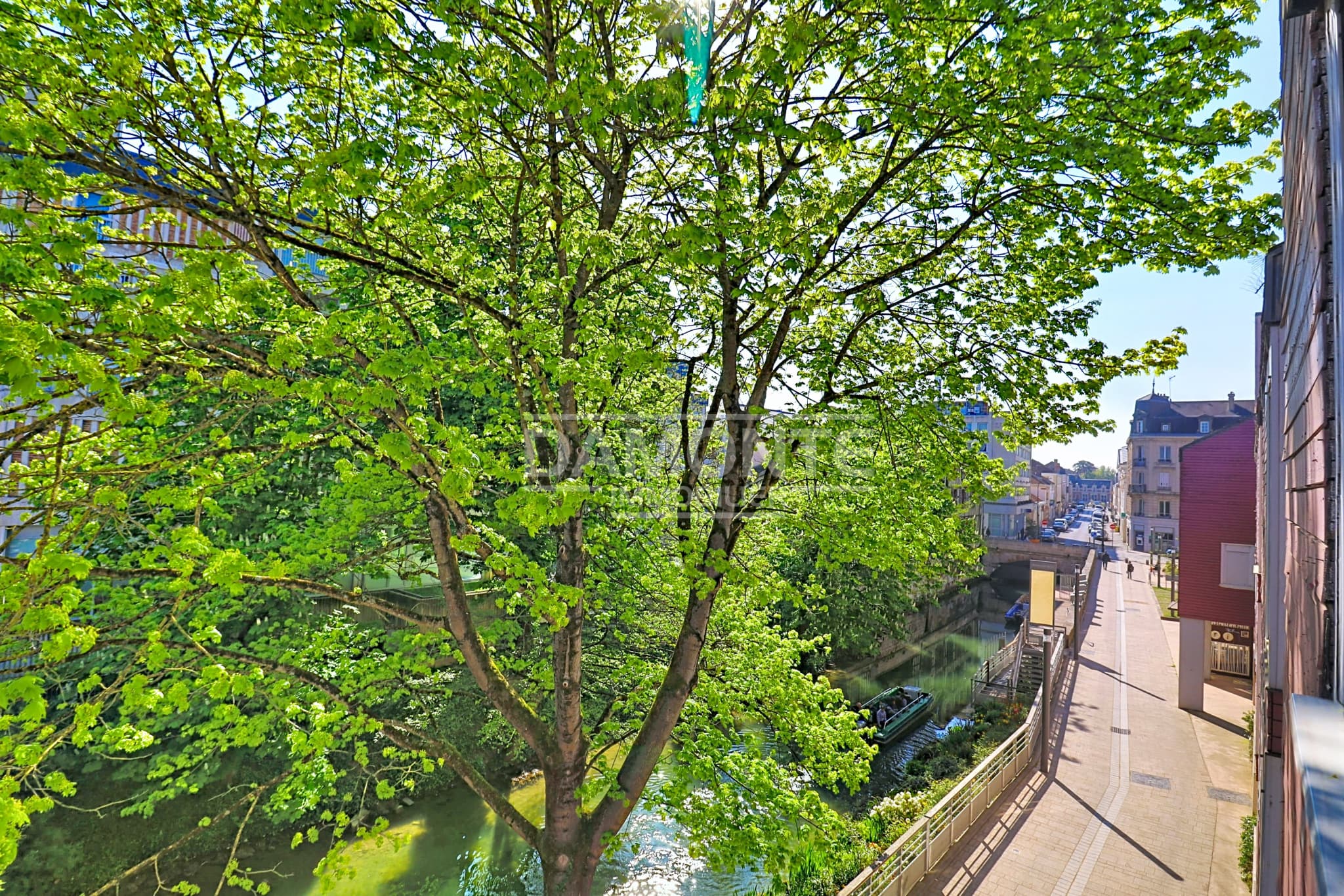COUP DE CŒUR TRIPLEX FAMILIAL AVEC VUE EXCEPTIONNELLE & PARKING EN HYPER CENTRE — photo 5