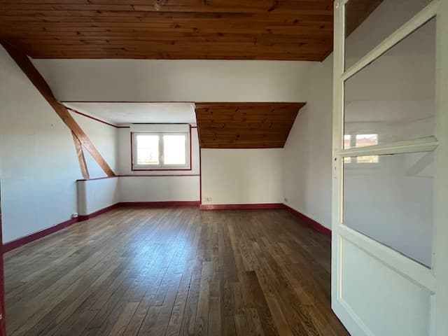 Immeuble de rapport 330 m2 Maison + T5 + Local professionnel Fort potentiel ! — photo 18