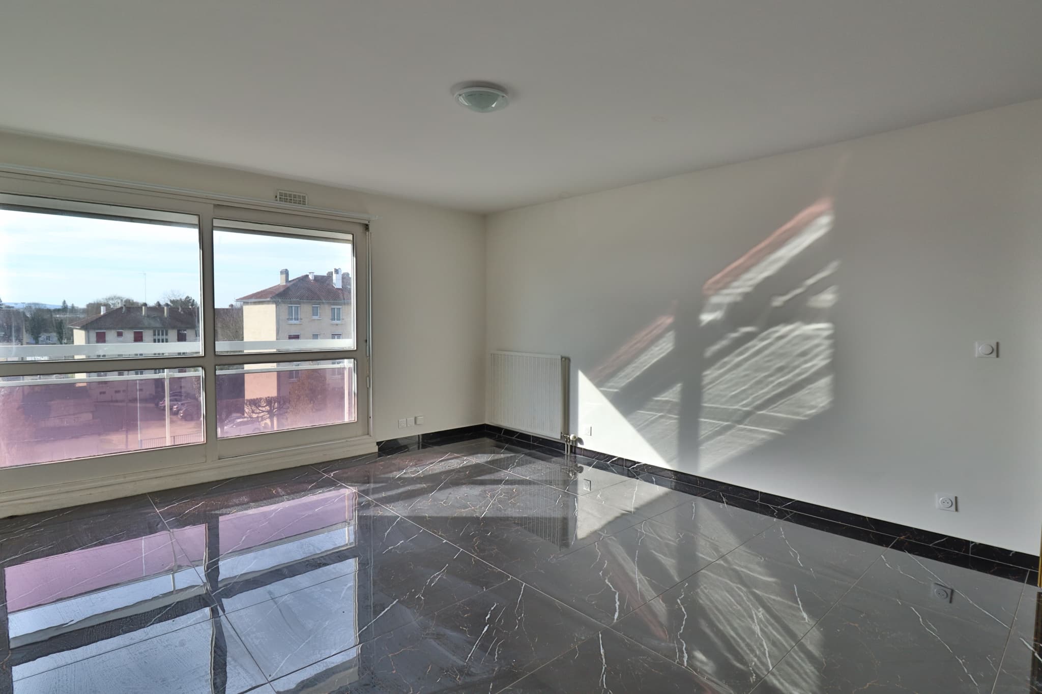 TROYES Avenue Chomedey de Maisonneuve — photo 4