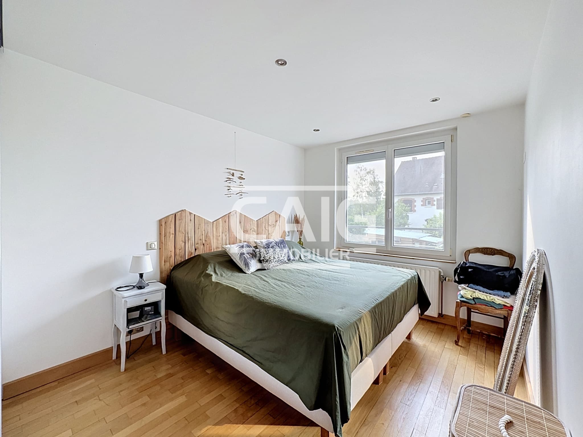 TROYES LIMITE ST JULIEN LES VILLAS — photo 6