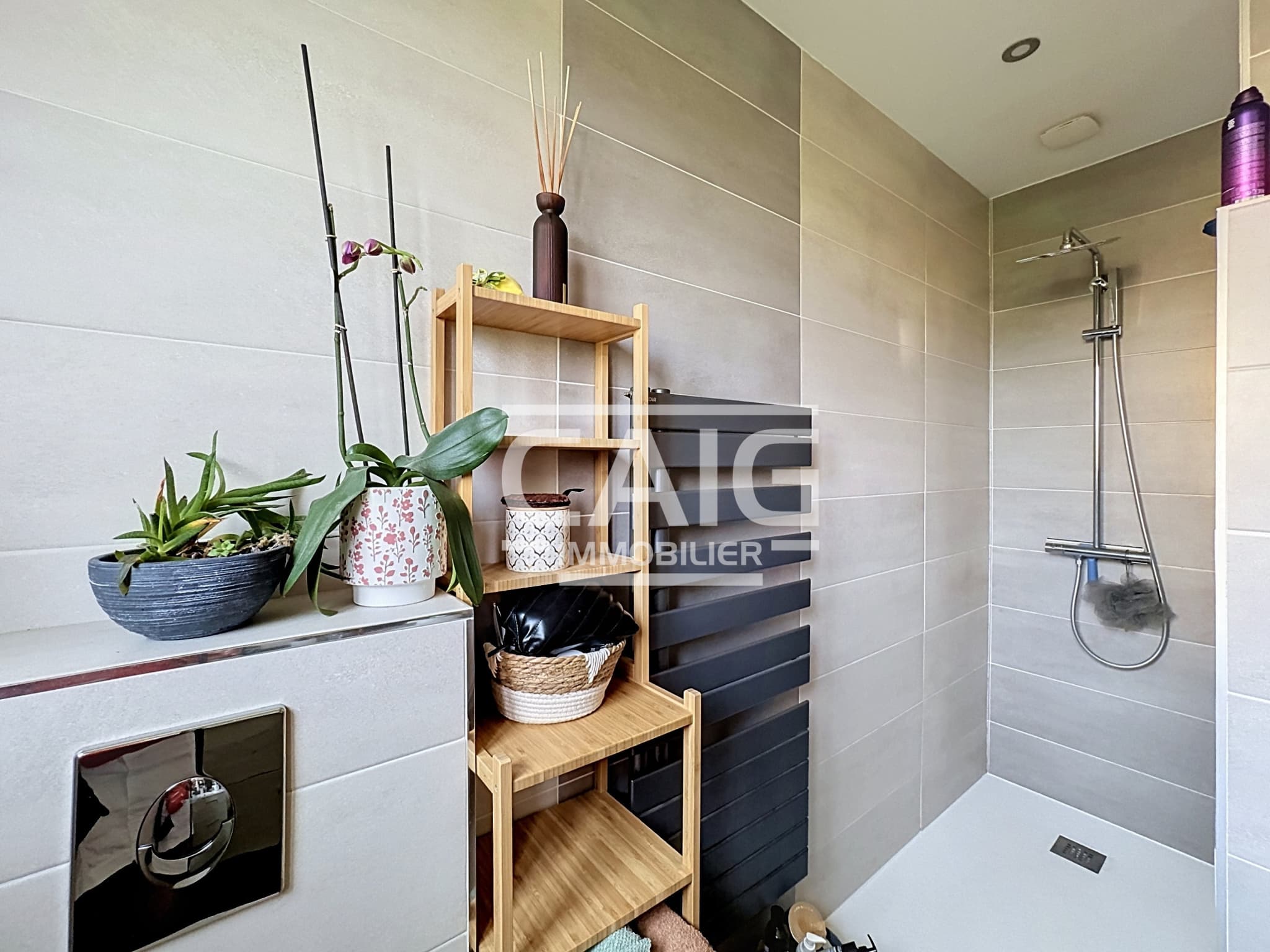 TROYES LIMITE ST JULIEN LES VILLAS — photo 8