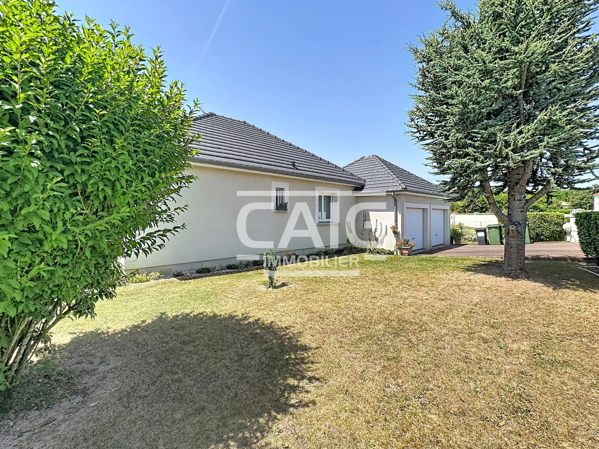 ST JULIEN LES VILLAS — photo 12