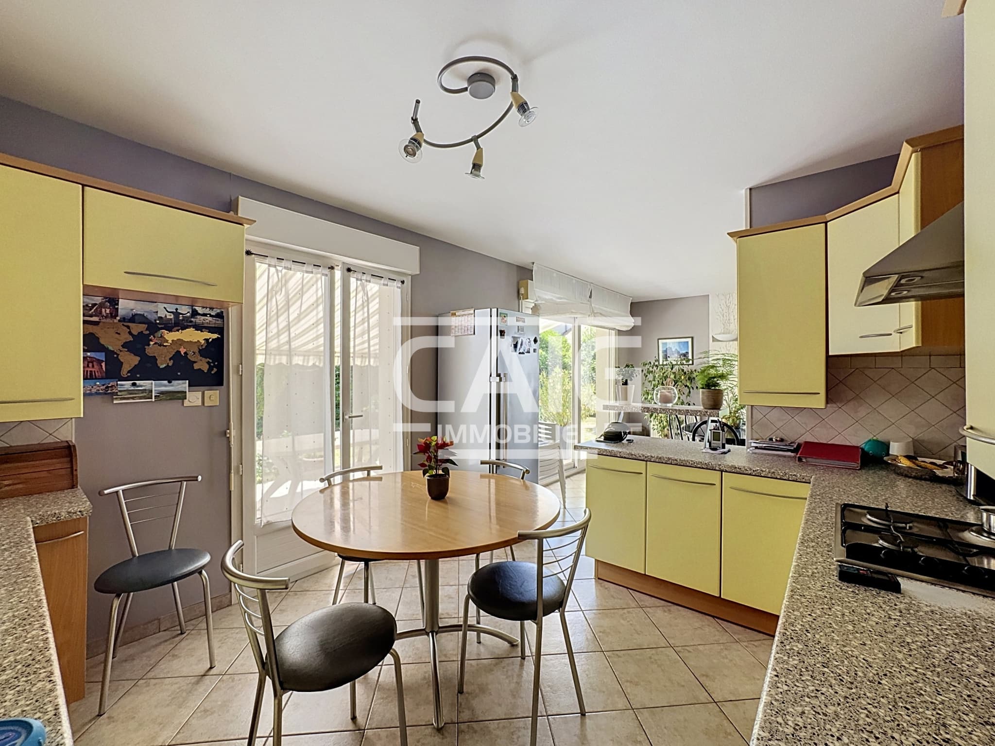 ST JULIEN LES VILLAS — photo 4