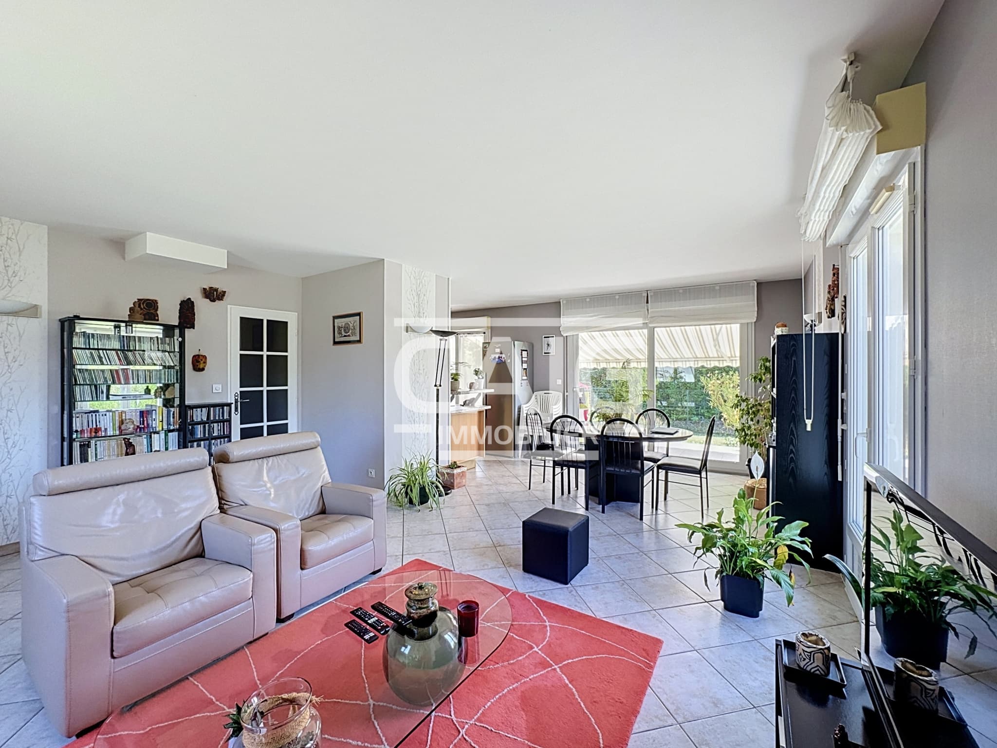 ST JULIEN LES VILLAS — photo 1